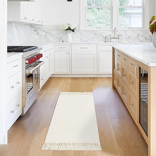 MitoVilla Alfombra bohemia de baño de 2 x 4.3 pies, alfombra tejida de algodón blanco hueso para sala de estar, alfombras de cocina lavables