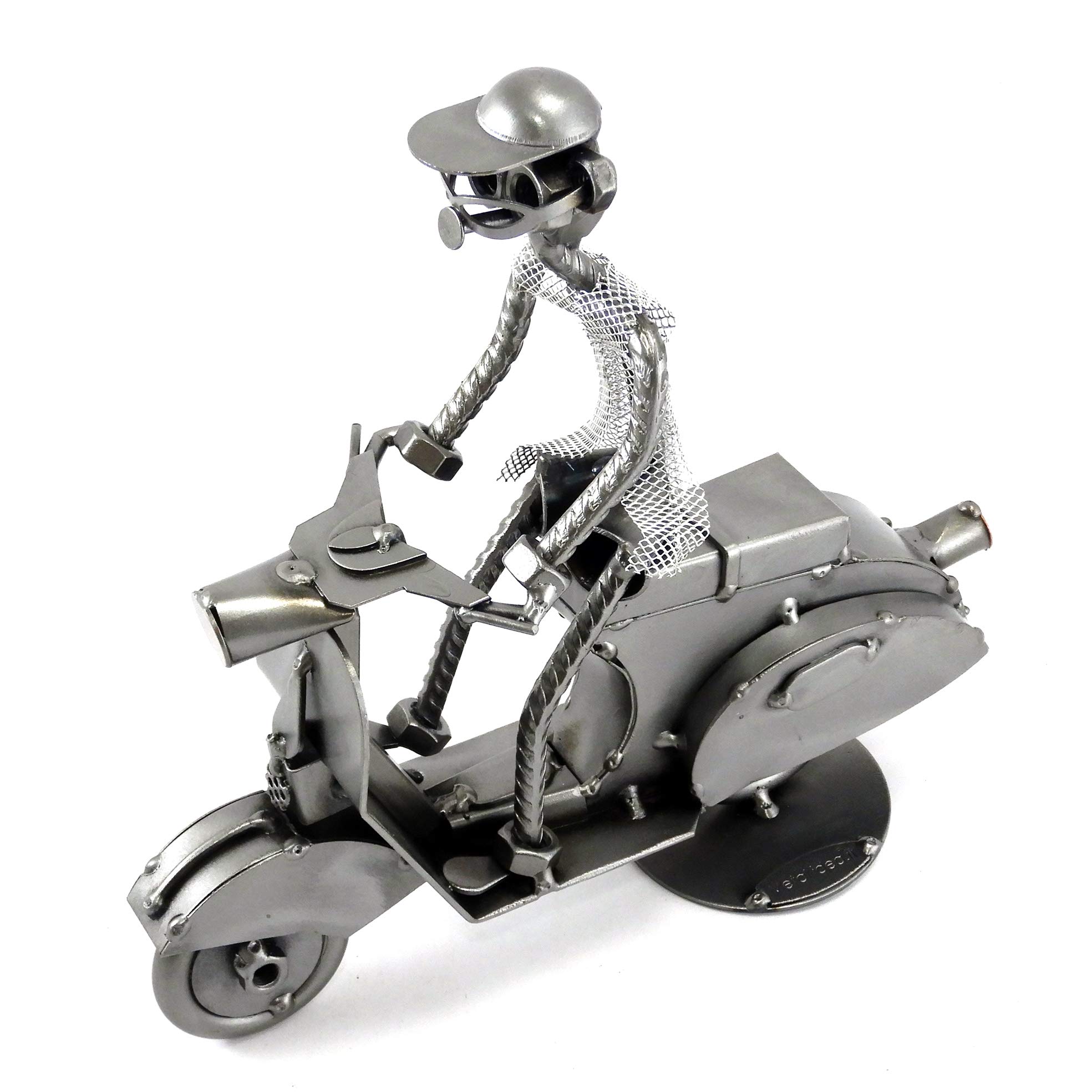 VESPA CON PERSONAGGIO IN METALLO CON VITI BULLONI CHIODI DI METAL IDEA - IDEA REGALO ORIGINALE - 100% ARTIGIANALE - MADE IN ITALY - PERSONALIZZABILE