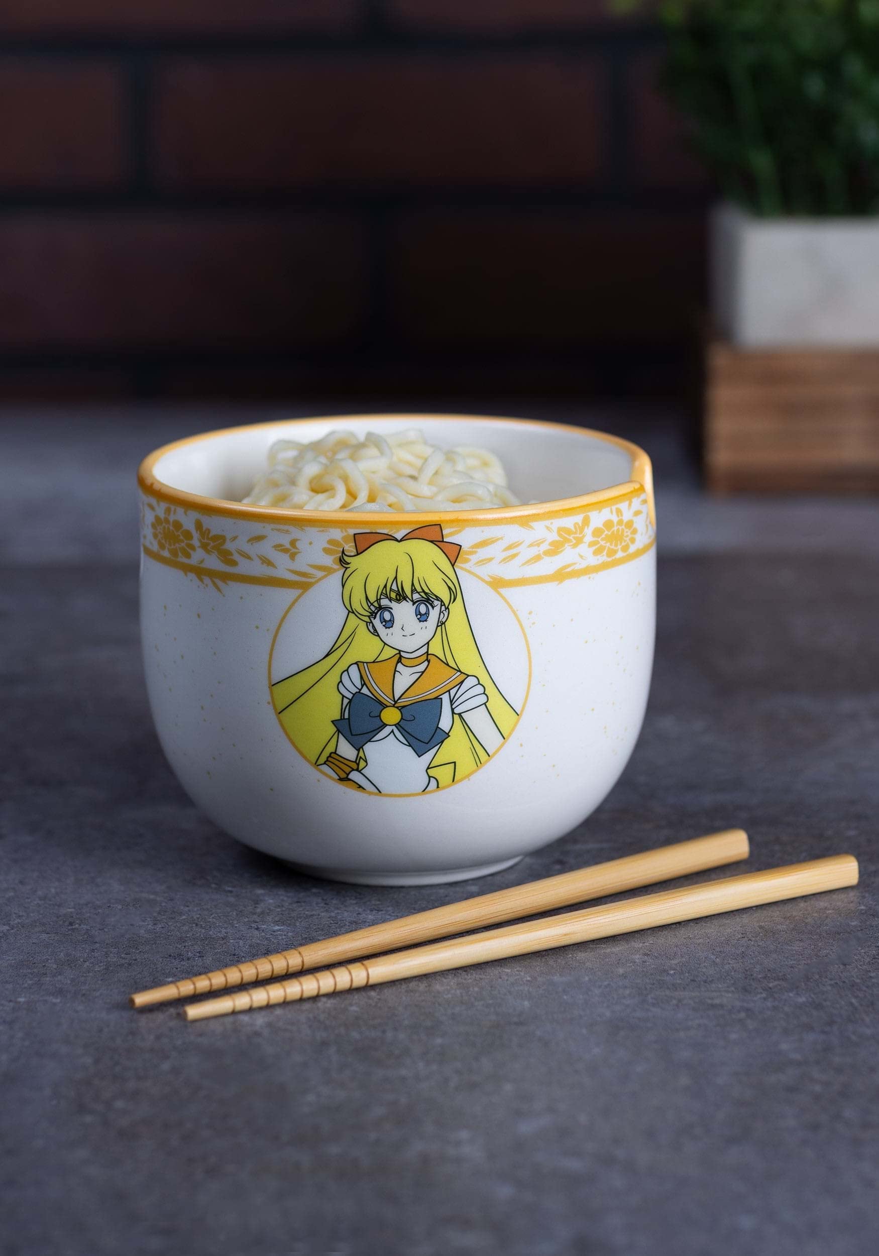 JUST FUNKY Sailor Venus Noodle Bowl with Chopsticks Standard