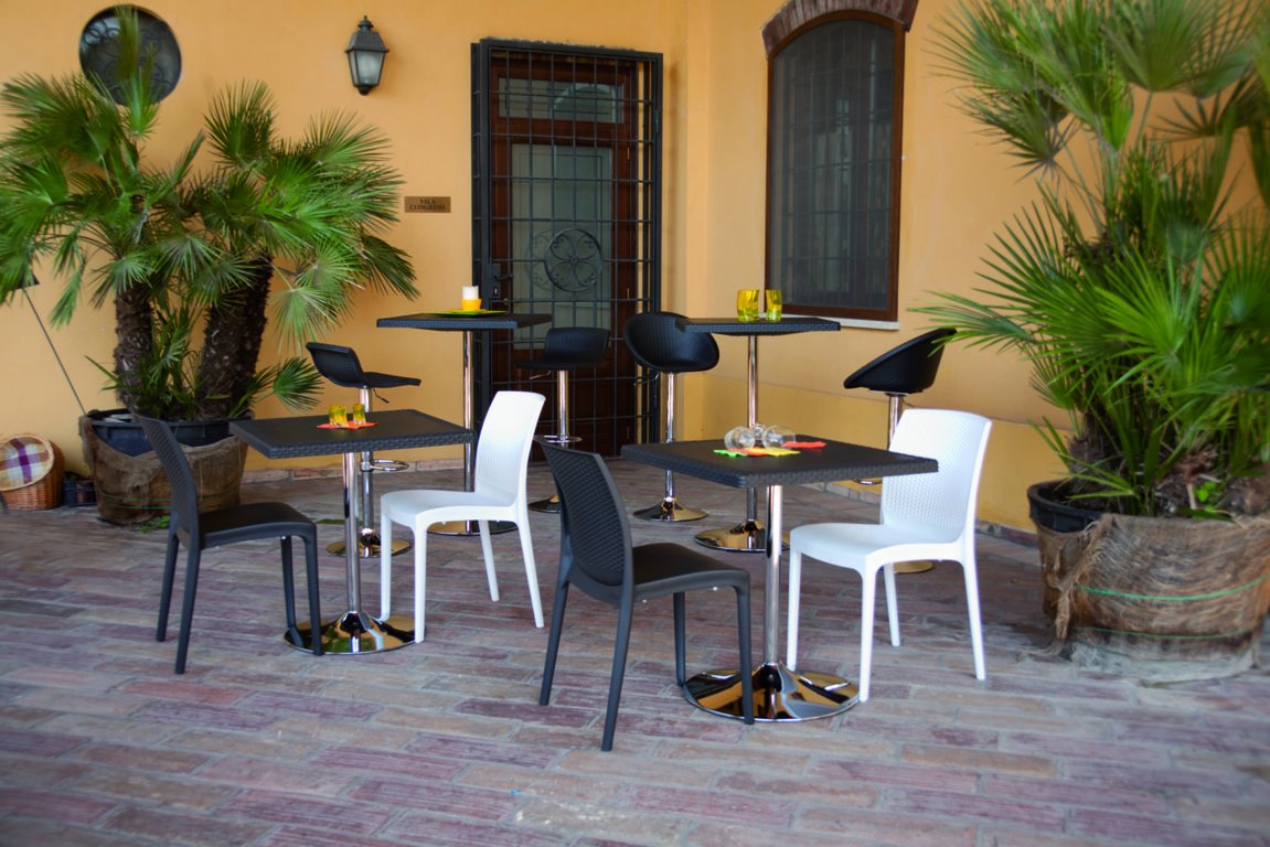 GRAND SOLEIL Boheme Greenpol sedia impilabile, verde polimerico, moka, 56 x 46 x 84 cm