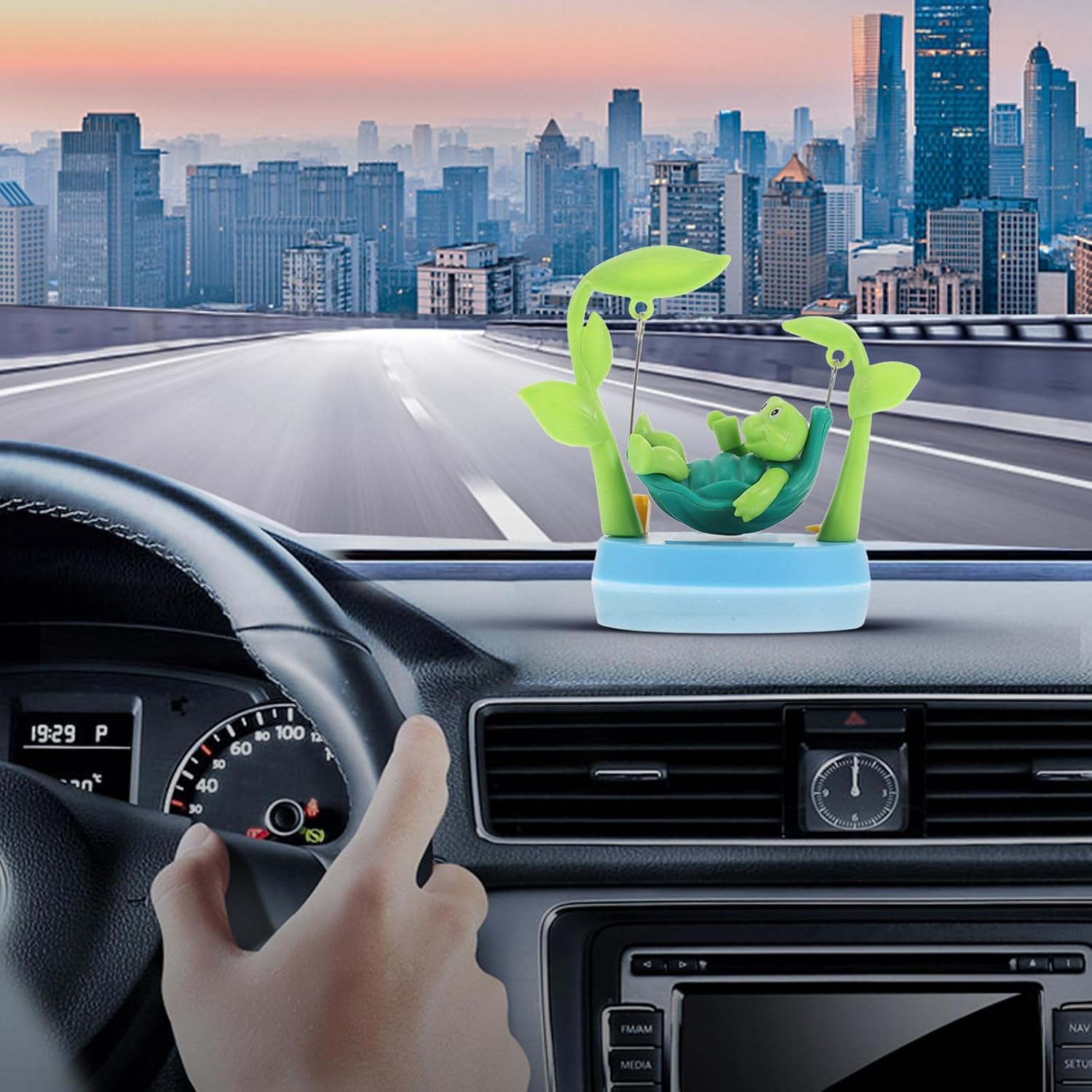 NUOBESTY Solar Powered Swinging Turtle, Plastic Dashboard Ornament Cute Cartoon Turtle Bobble Dancer Car Interior Decoration, Car Accessories