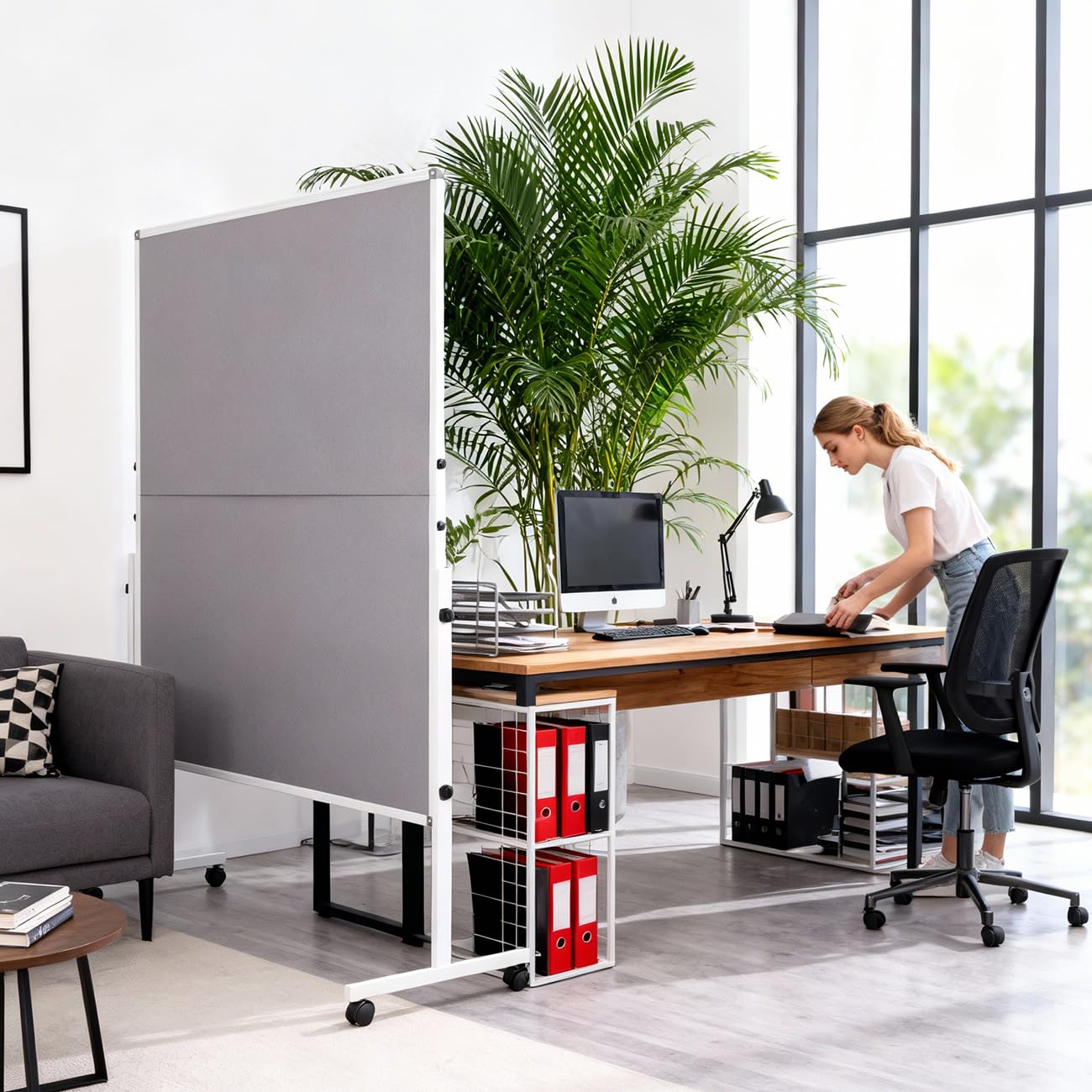 DEVELOP Mobile Raumtrenner mit Pinnwand-Funktion | 120x150 cm | Grau Stoffgewebe | klappbar, beidseitig nutzbar | Als Trennwand, Präsentationsfläche & Pinnwand