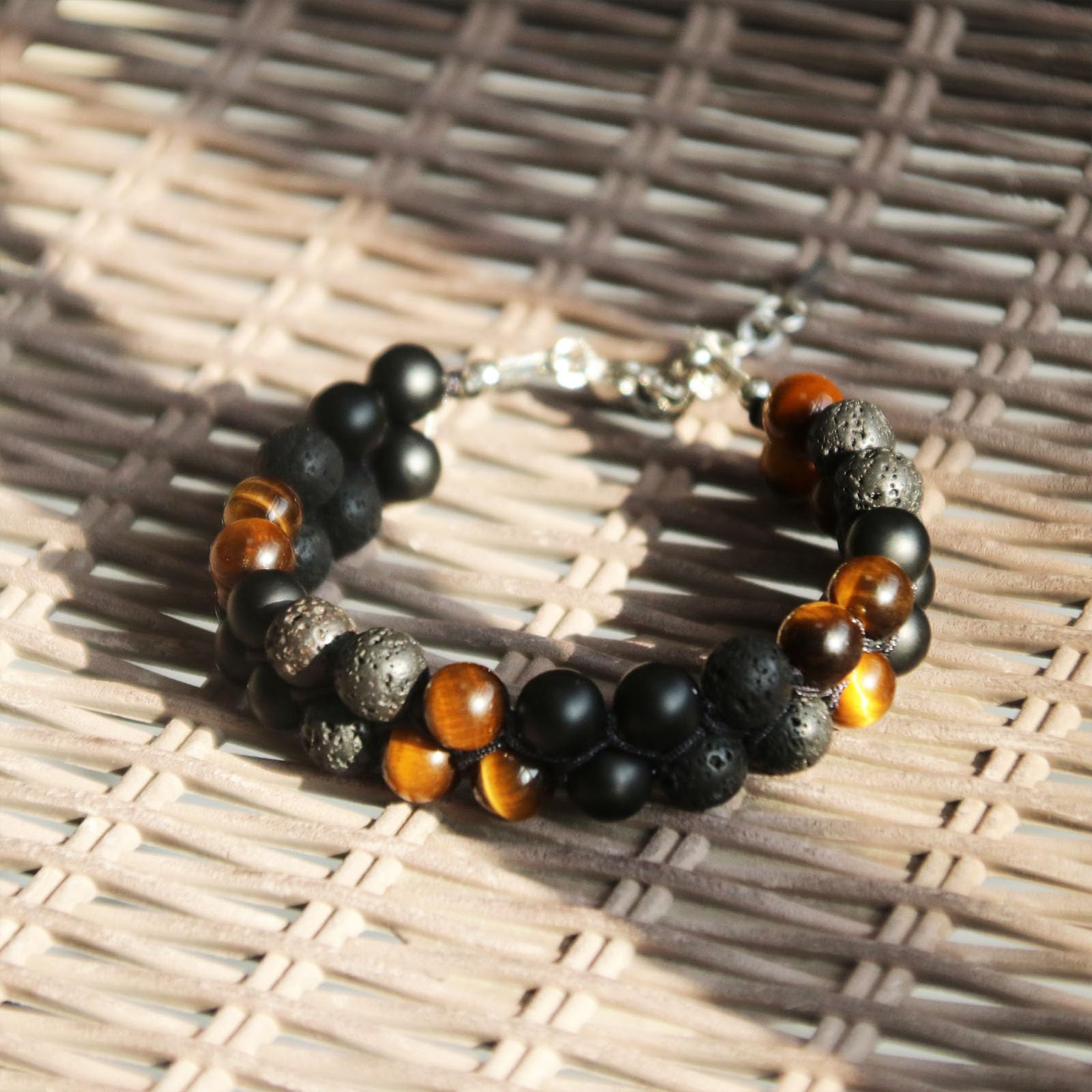HASKARE Herren Mehrfach-Schutz Armband natürliche Edelsteine Tigerauge Onyx Hämatit Obsidian Lava, handgefertigt wasserdicht verstellbar Kristall-Armband, Spiritueller Schmuck für Vater und Ehemann