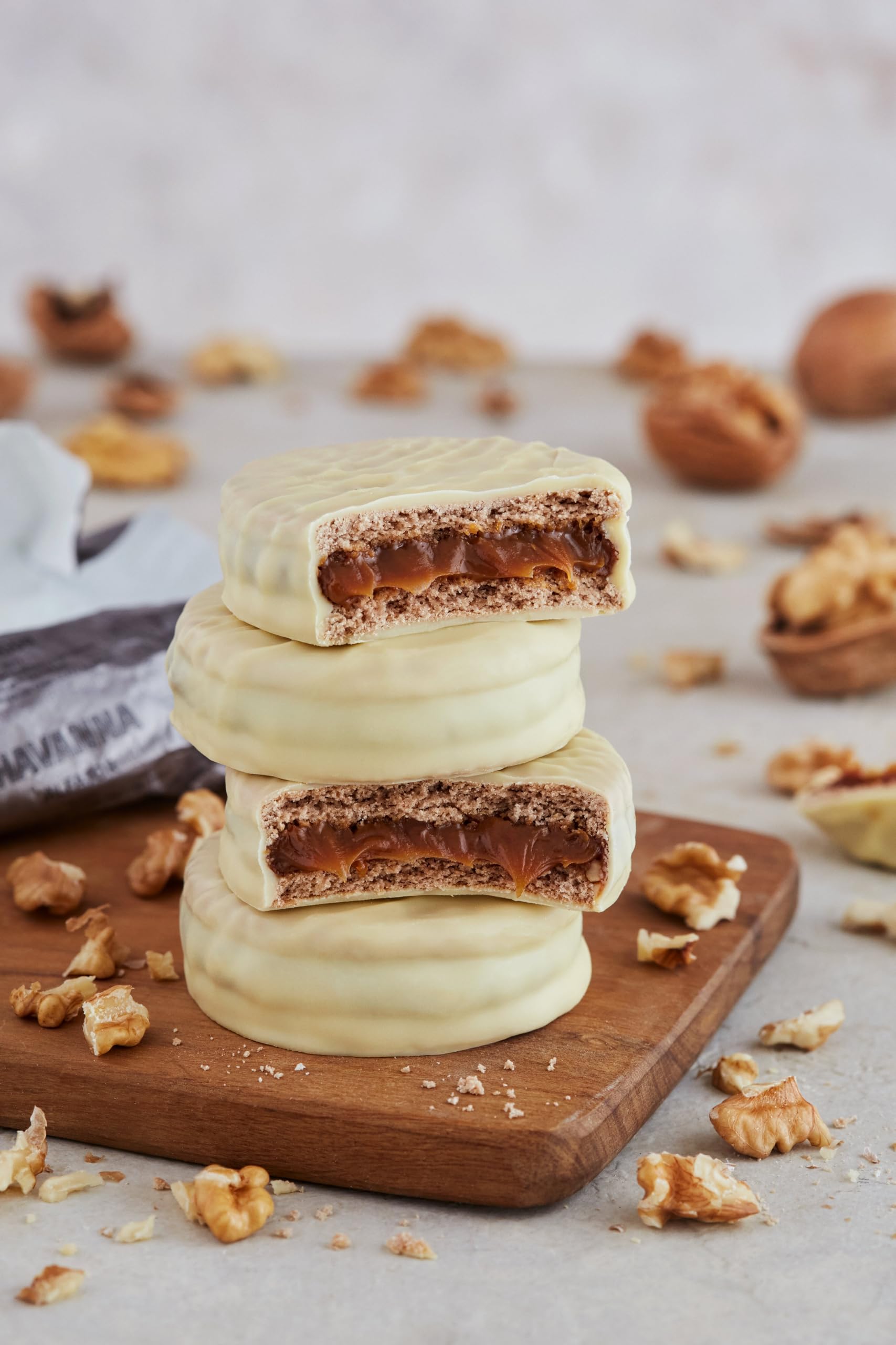 Havanna | Alfajores alle Noci e al Cioccolato Bianco | Biscotti Ricoperti Ripieni di Dulce de Leche | 12 unità | 660 g