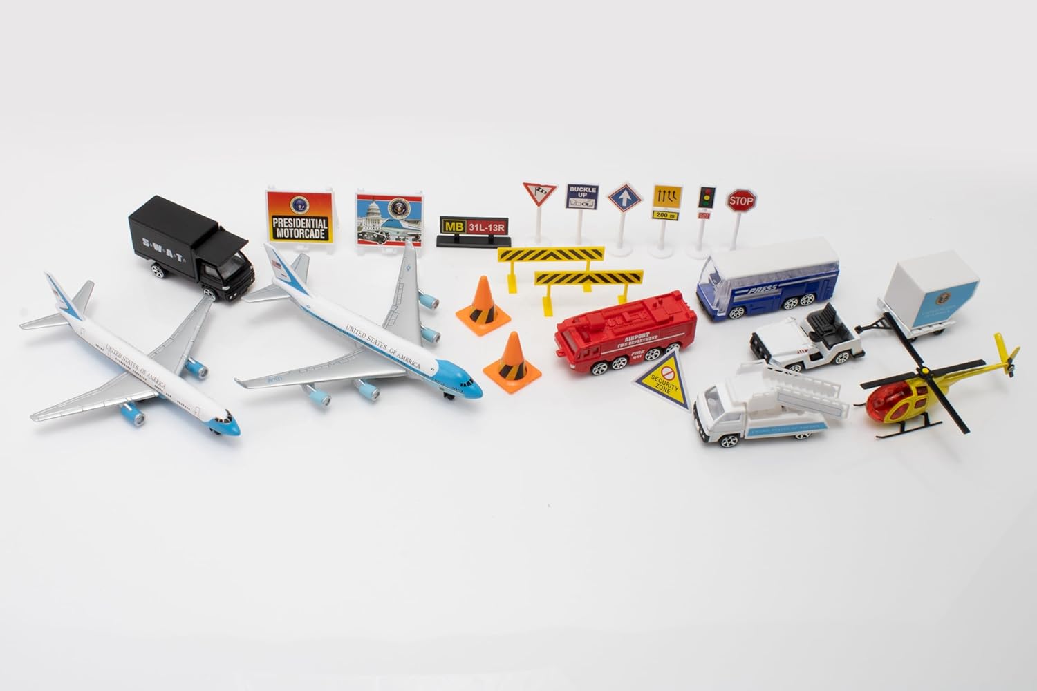 Daron 22-Piece Die-Cast Metal and Plastic Airport Playset Airplanes, Vehicles, and Accessories Playset Toy and Collectible for Children Ages 3+