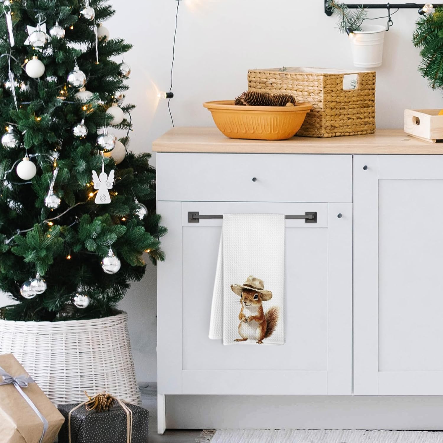 Squirrel Gifts Kitchen Towels, Wildlife Decor Dish Towels, Vintage Rustic Farmhouse Farm Animal Decorative Hand Tea Towel for Nursery Bathroom Kitchen, Gifts for Squirrel Lovers, 16x24 Inch - Image 5