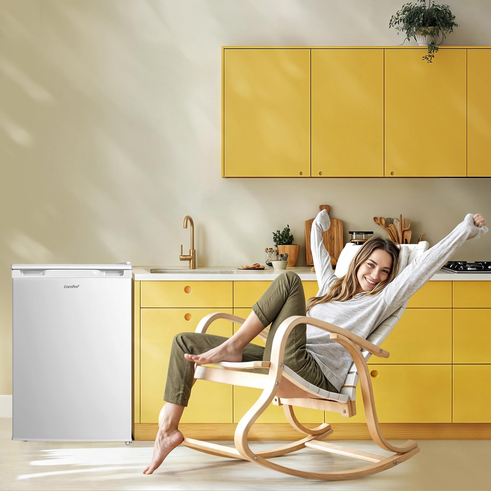 Comfee RCD113WH3EU(E) Fridge Freezer 113 L Small Fridge with 16 L Freezer Compartment Inverter Compressor White Energy Class D