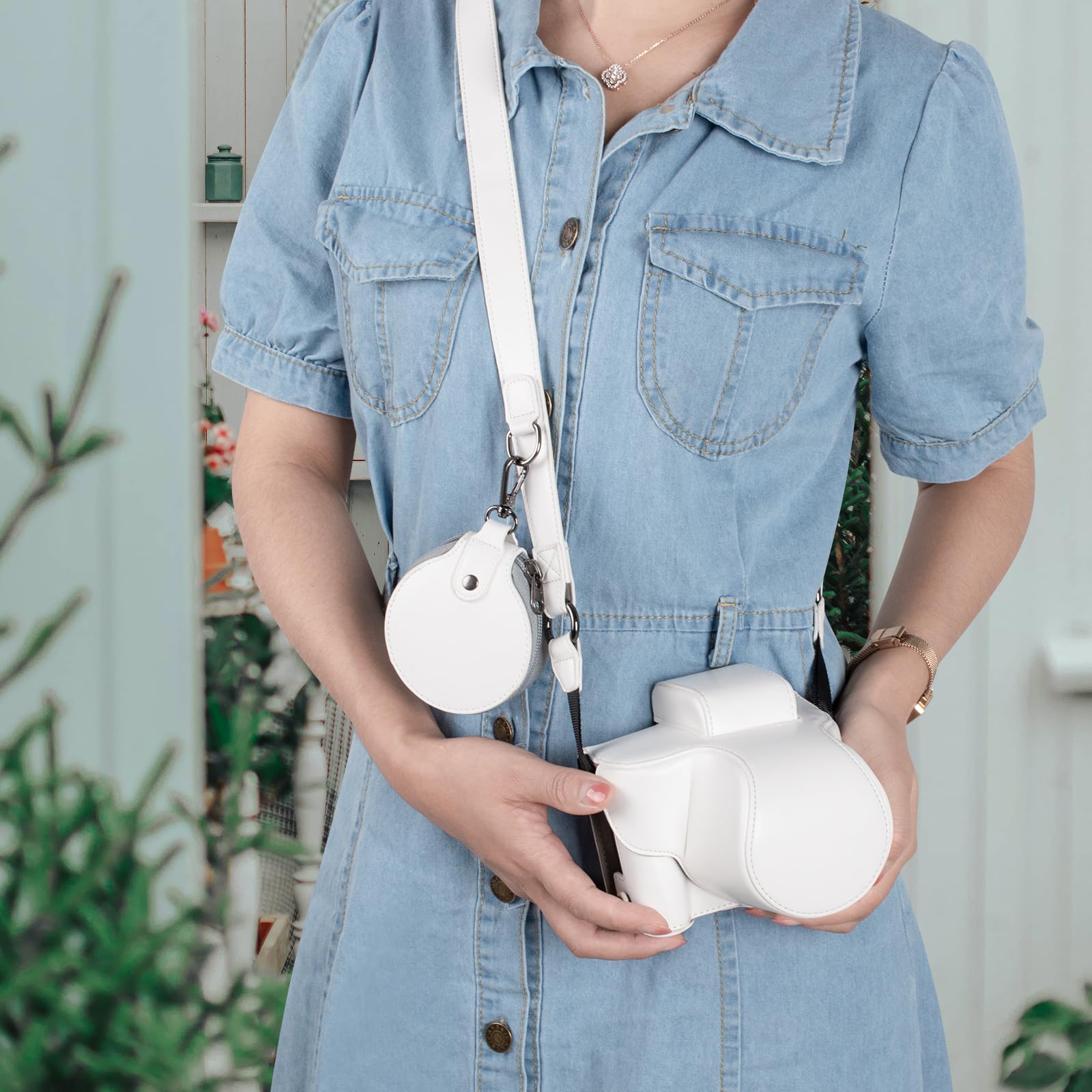 MUZIRI KINOKOO EOS R50 R100 Kameratasche, Retro-Schutzhülle aus PU-Leder für die Canon EOS R50 R100 DSLR-Kamera mit 18-45-mm-Objektiv – mit Bodenöffnung, Schultergurt und Aufbewahrungstasche - Weiß