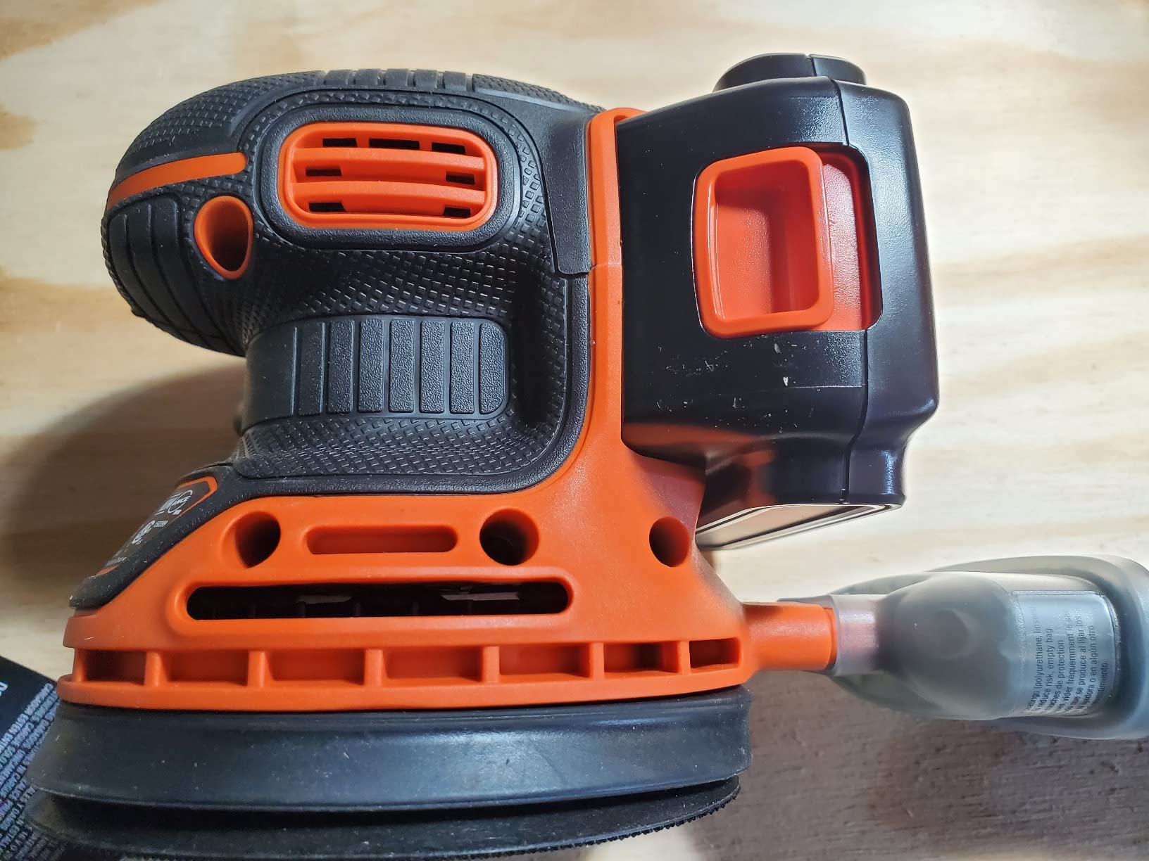 Black and Decker 20V MAX cordless random orbital sander
