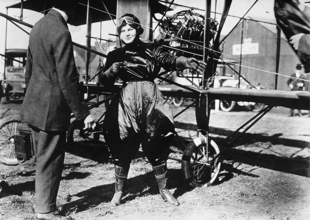 Blanche Scott (1885-1970) Nblanche Stuart Scott American Aviator Photographed In Front Of Her Biplane 1910 Poster Print by (18 x 24)