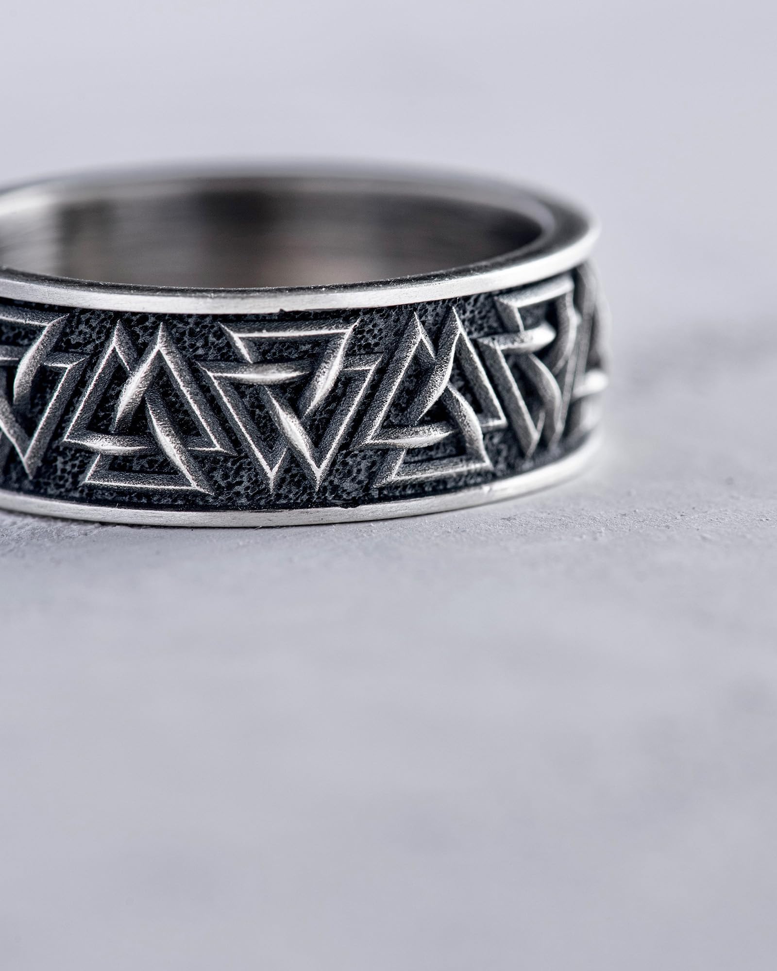 Ring VALKNUT in Sterlingsilber Wikinger Herrenring aus 925 Silber mit nordischem Symbol, Zeichen für Mut, Weisheit, Selbstverwirklichung und spirituelle Stärke
