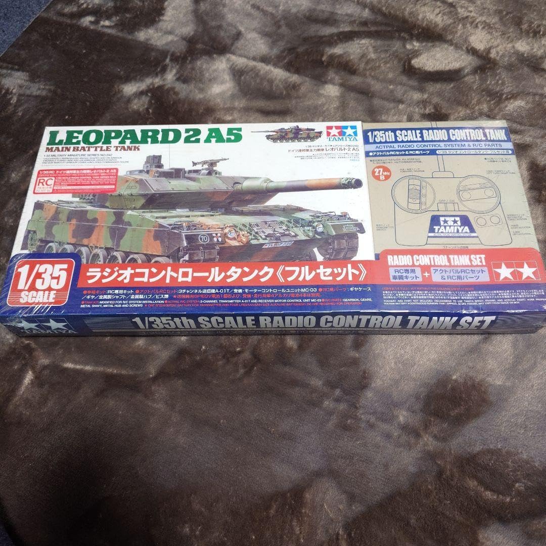 LEOPARD 2 A5 ラジオコントロールタンクセット 1/35 V 1/35 LEOPARD 2