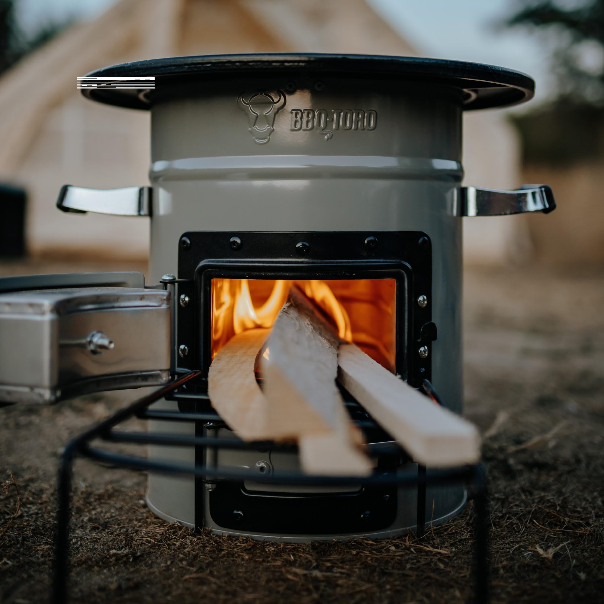 BBQ-Toro Raketenofen RAKETE #2 | Rocket Stove für Dutch Oven, Grillpfannen und vieles mehr | Rocketstove mit Brennholzgestell und Zuluftöffnungen | Feuerstelle für Dutch Oven