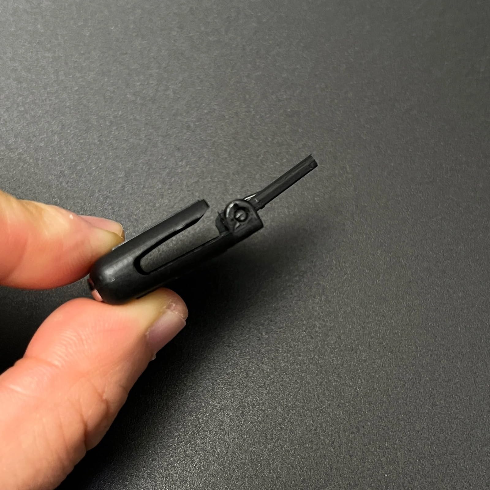 Klips do kratki wentylacyjnej klimatyzacji do MK5 2006-2011 (2 szt. tył) | Kompatybilny z Volkswagen Jetta, 1KD819728, bezpośrednia wymiana, łatwa instalacja, trwała, precyzyjne dopasowanie