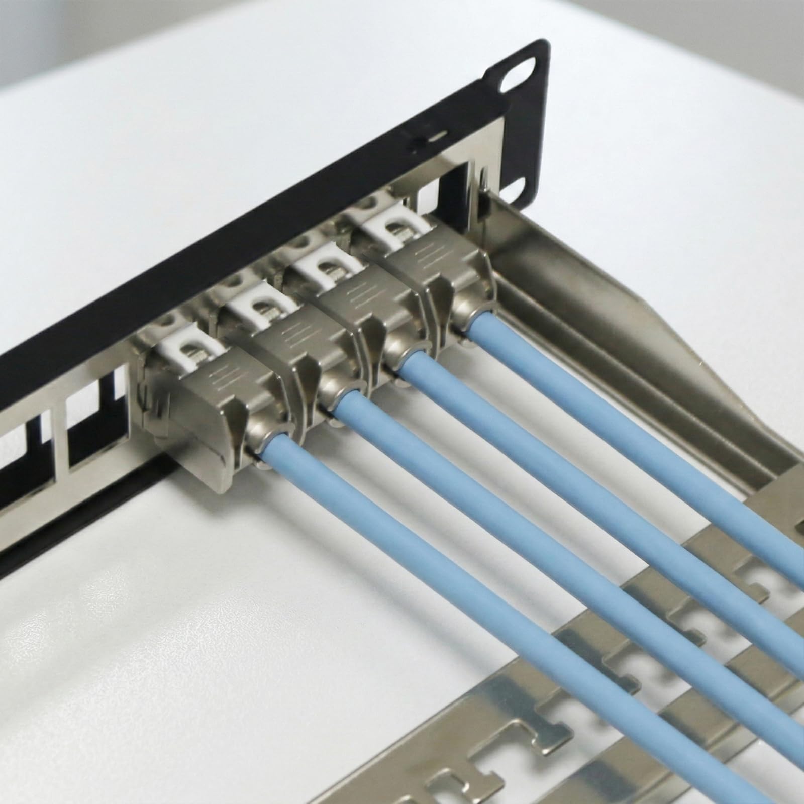 24 Port CAT7 Patchpanel, 10Gbps/600MHz, mit 24 Cat7 Keystone Module, 19 Zoll Patchpanel Verteilerfeld, Rackeinbau RJ45 LAN Netzwerk Verlegekabel Kompatibel mit Mehreren Modulen