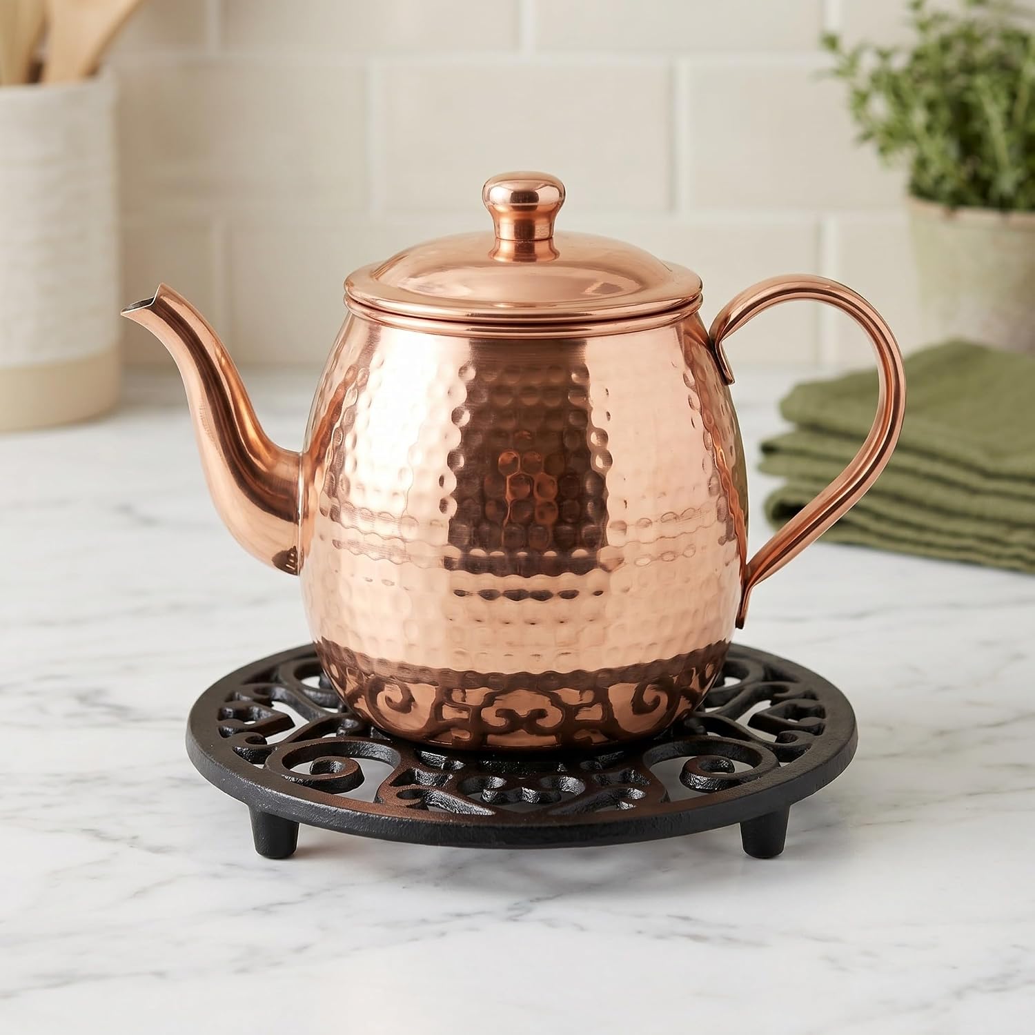 MAGICLULU 2pcs Cast Iron Trivets for Hot Dishes and Glass Kettles, Round Rustic Vintage Table Protector with Anti-Slip Base and Portable Design, Heat Resistant Pot Stand for Kitchen Use