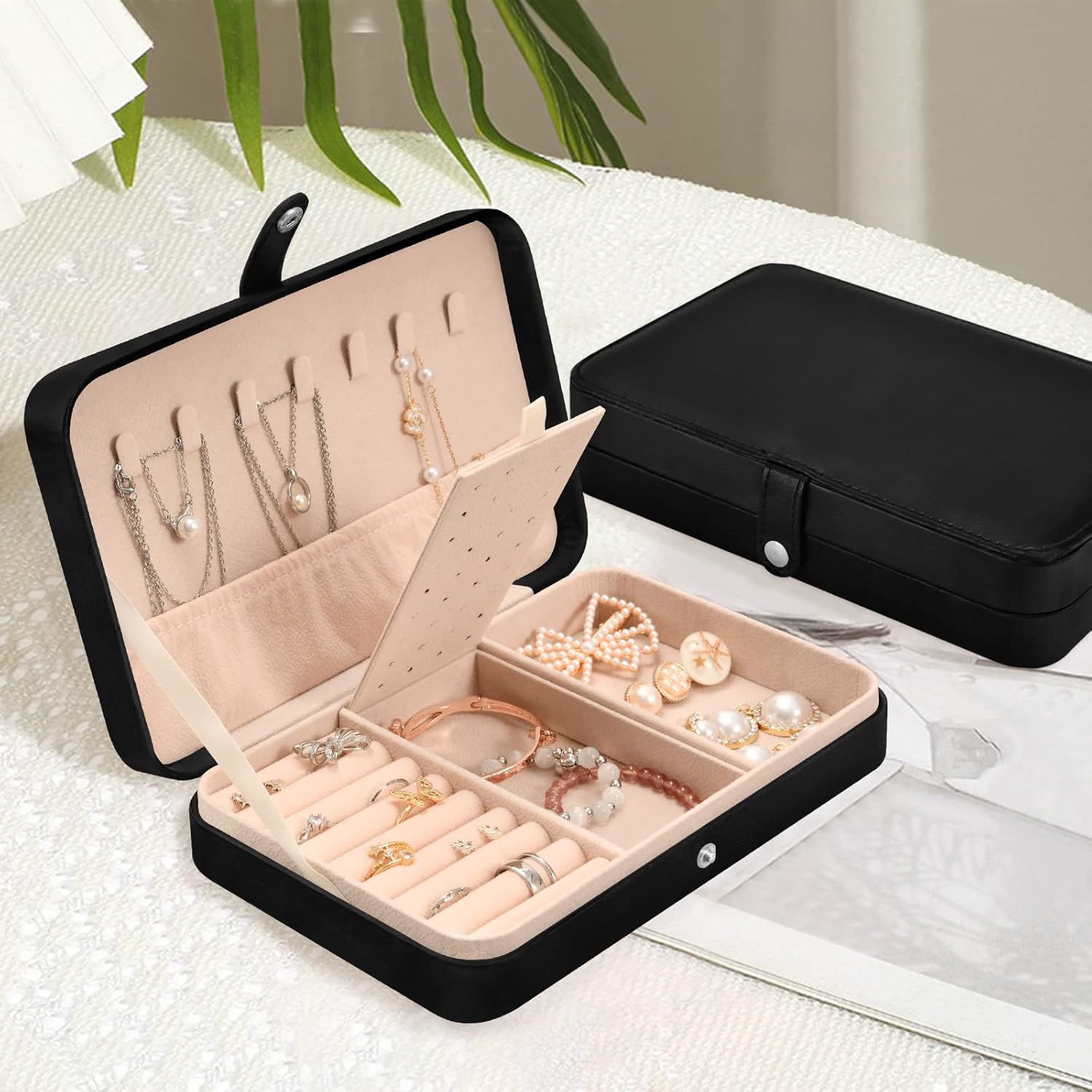 ZZKKO Travel Jewelry Case Jewelry Boxes for Women Portable Jewelry Travel Organizer Storage Box for Earrings Ring Necklace Black
