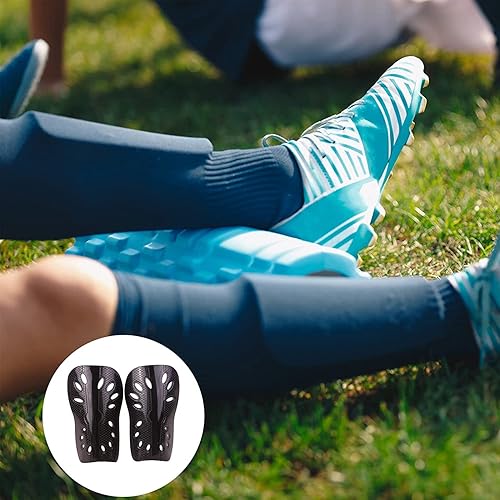 Miniatura 6 de NADUSEP Espinilleras de fútbol, 2 pares de espinilleras de fútbol superligeras y transpirables, equipo de protección para niños y niñas, equipo de