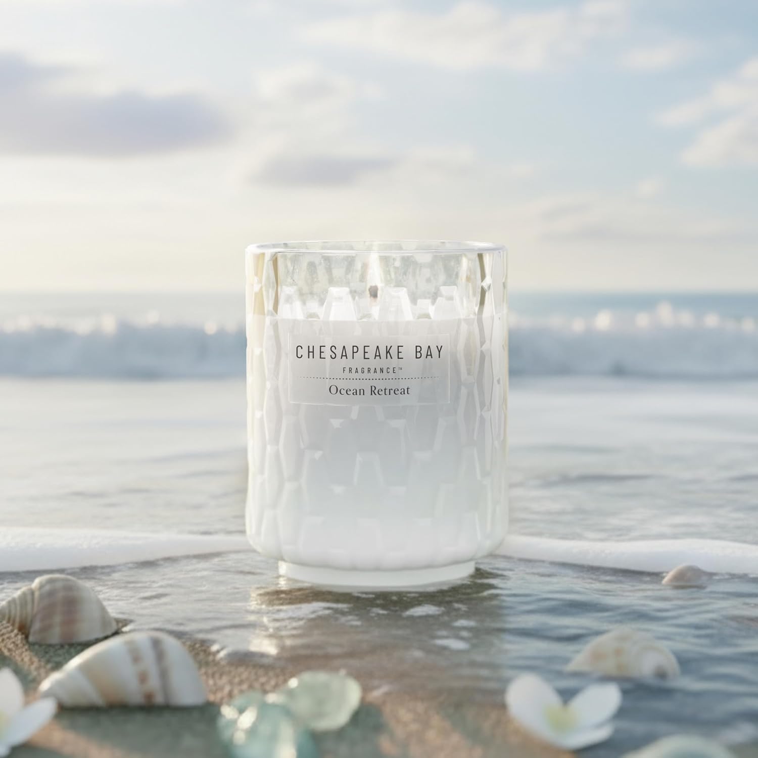 Chesapeake Bay Candle Ocean Retreat Scented Candle, 8oz Jar image 2