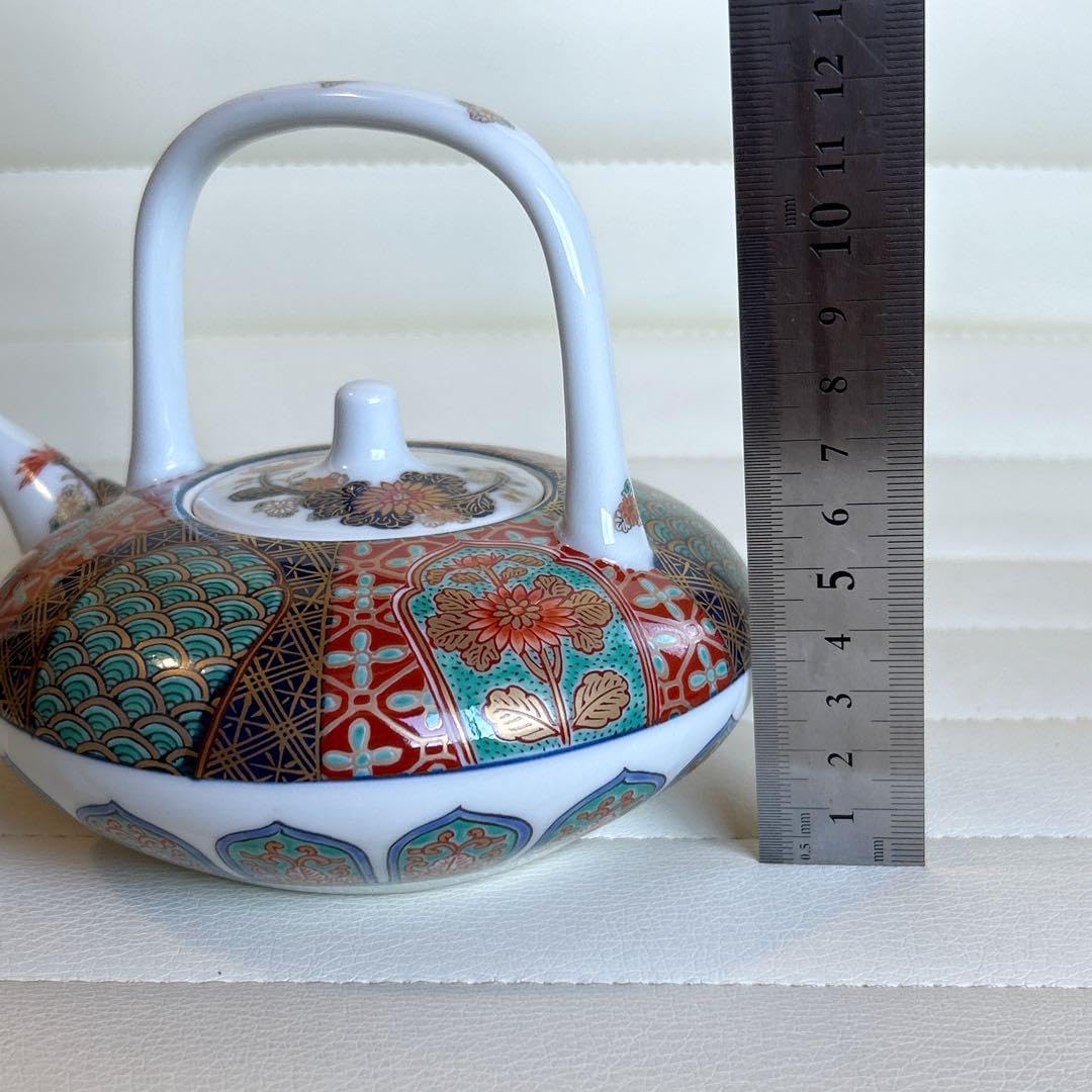 其泉作　染錦間取地紋見込菊　献上古伊万里　屠蘇器　未使用　お正月　酒器 有田焼 其泉作 染錦間取地紋見込菊 献上古伊万里 屠蘇器