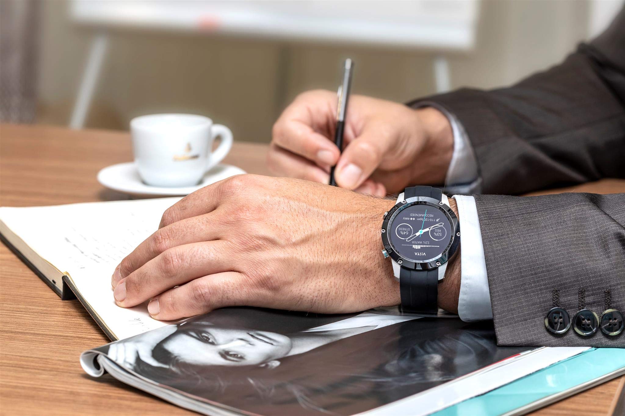 viita titan hrv smartwatch