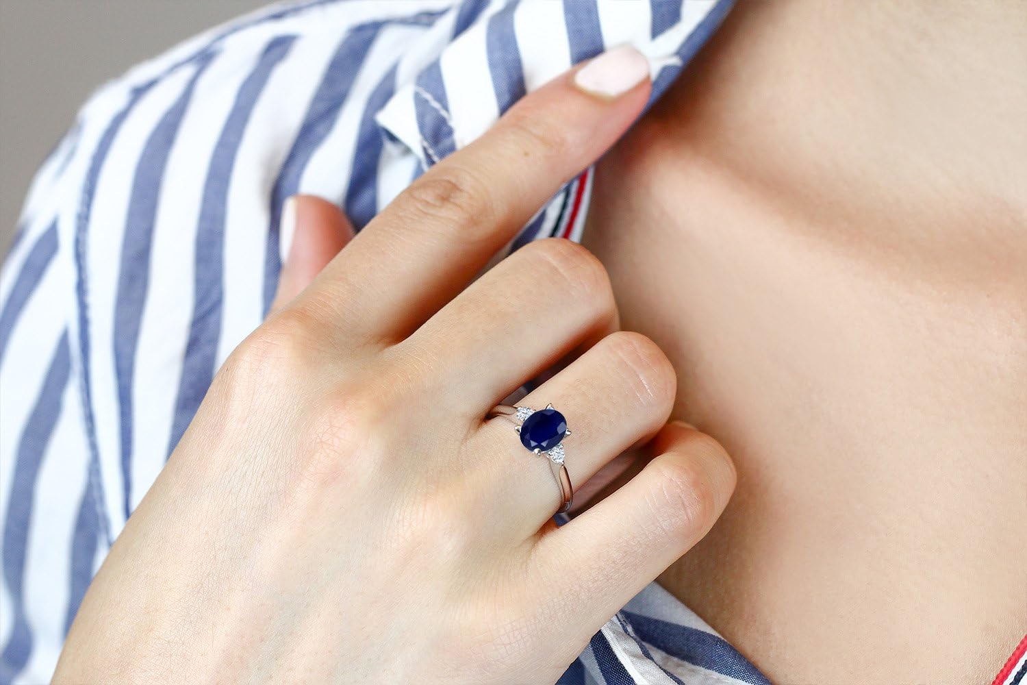Gem Stone King 10K White Gold 3-Stone Engagement Ring For Women | Gemstone Birthstone and White Created Sapphire | Oval 8X6MM and Round 2.5MM | Three Stone Wedding Anniversary Promise Ring | Sizes