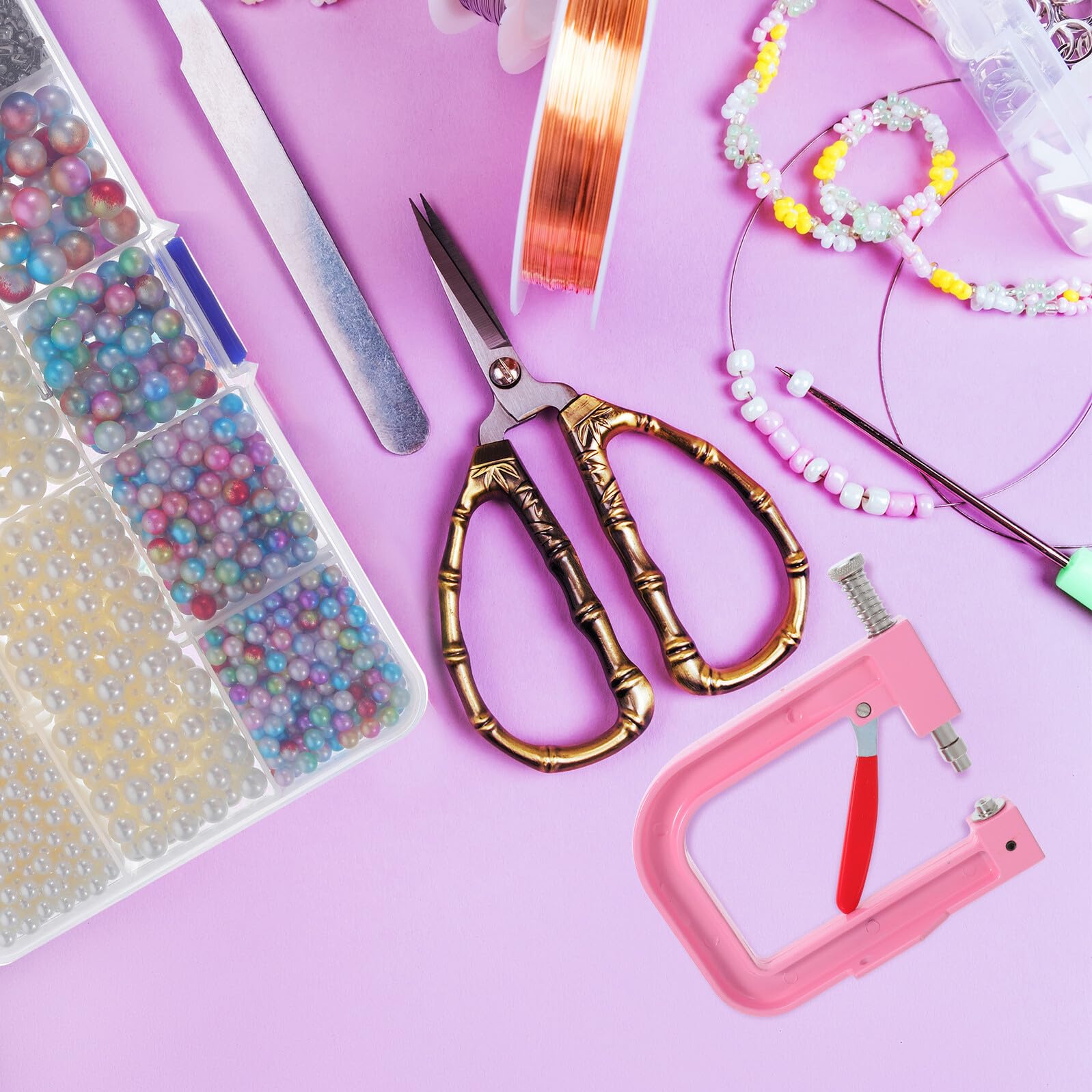 Máquina Manual para Fijar Cuentas Herramienta de Engarzado para Perlas Redondas DIY para Sombreros Zapatos Ropa y Bolsos Kit Incluye Remachadora de Cuentas y Pearls Color Beige