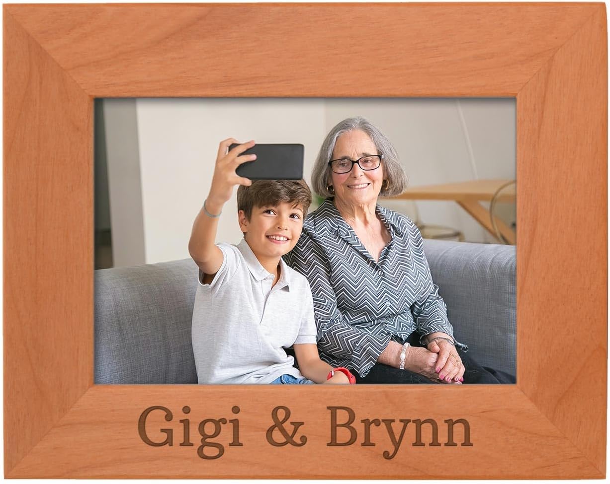 ThisWear Personalized Grandma Picture Frame Gigi & Custom Name New Grandma Picture Frames Natural Wood Engraved 5x7 Landscape Picture Frame Wood