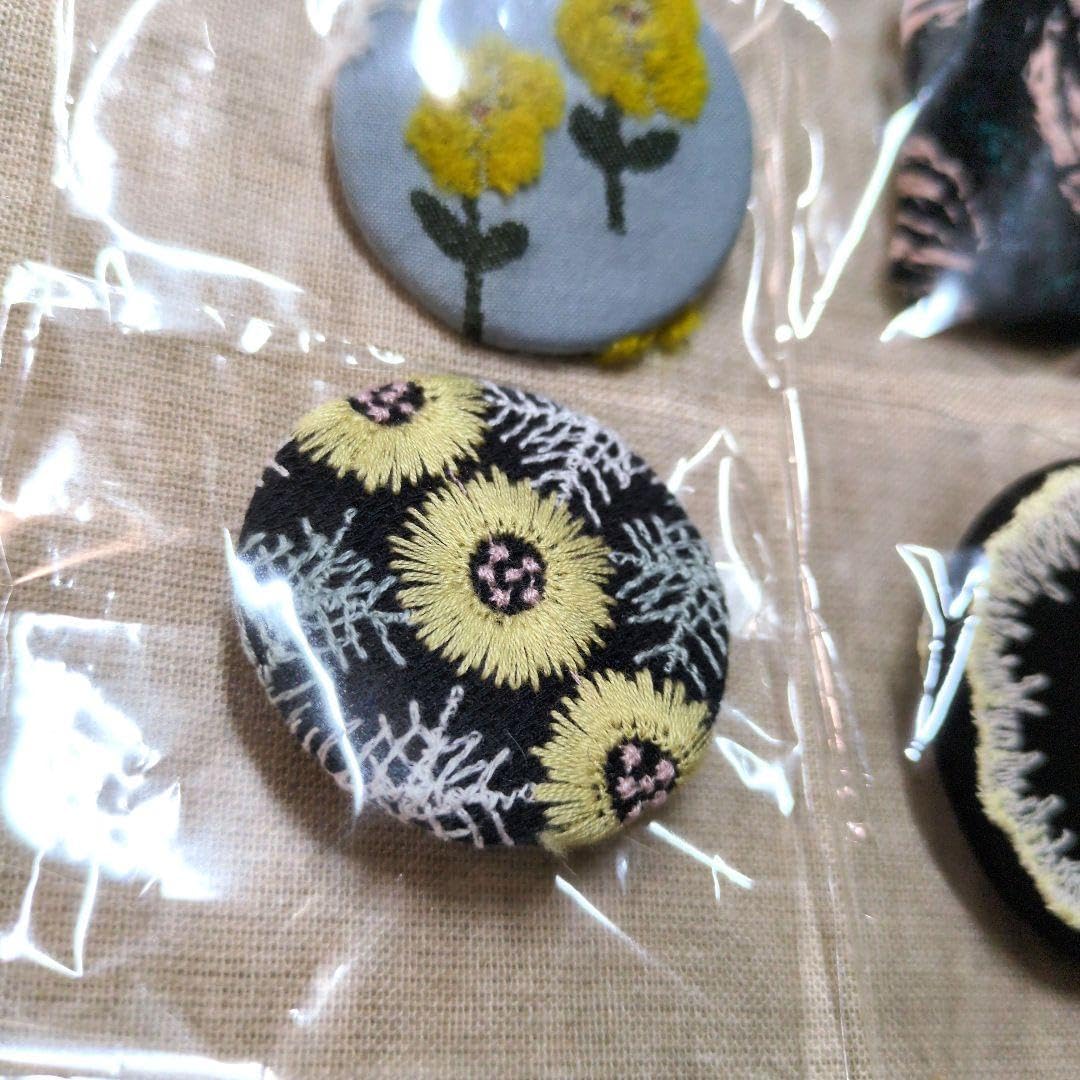 新 ミナペルホネン サンキューベリーバッジ 4個セット ミナペルホネン