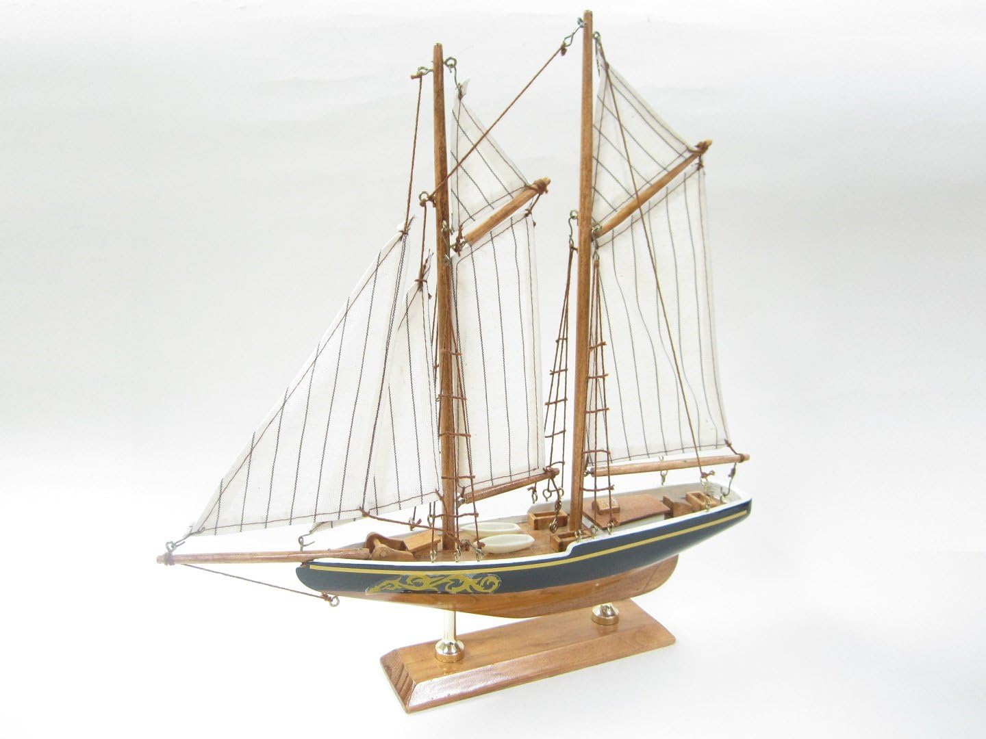 Bluenose Starter Boat Kit: Build Your Own Wooden Model Ship