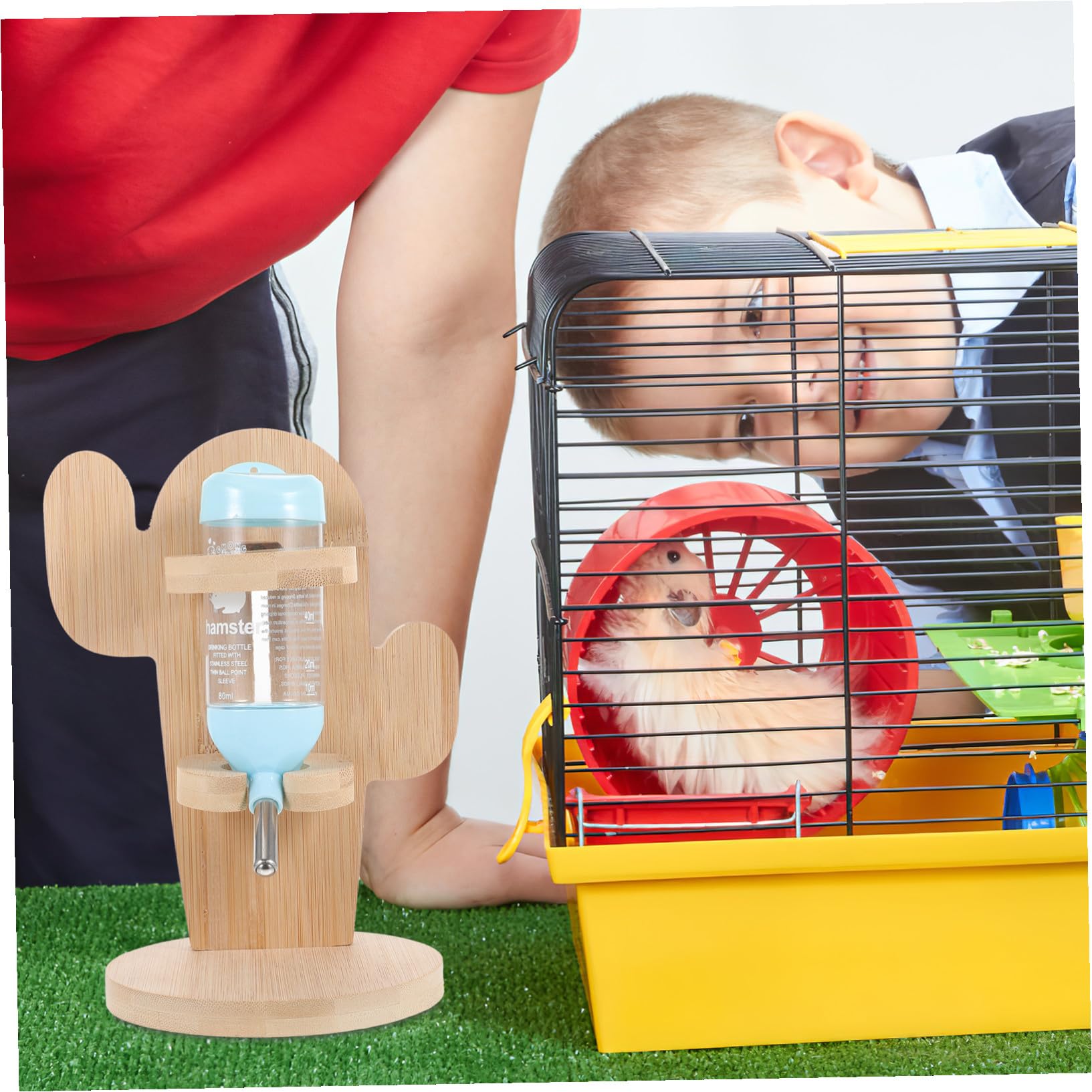 FRCOLOR Support D'abreuvoir Vertical en Bois et Plastique Bouteille d'eau Transparente Design Pratique et Anti-Fuite et Couleur Aléatoire pour Chinchillas et Petits Animaux pour Cages