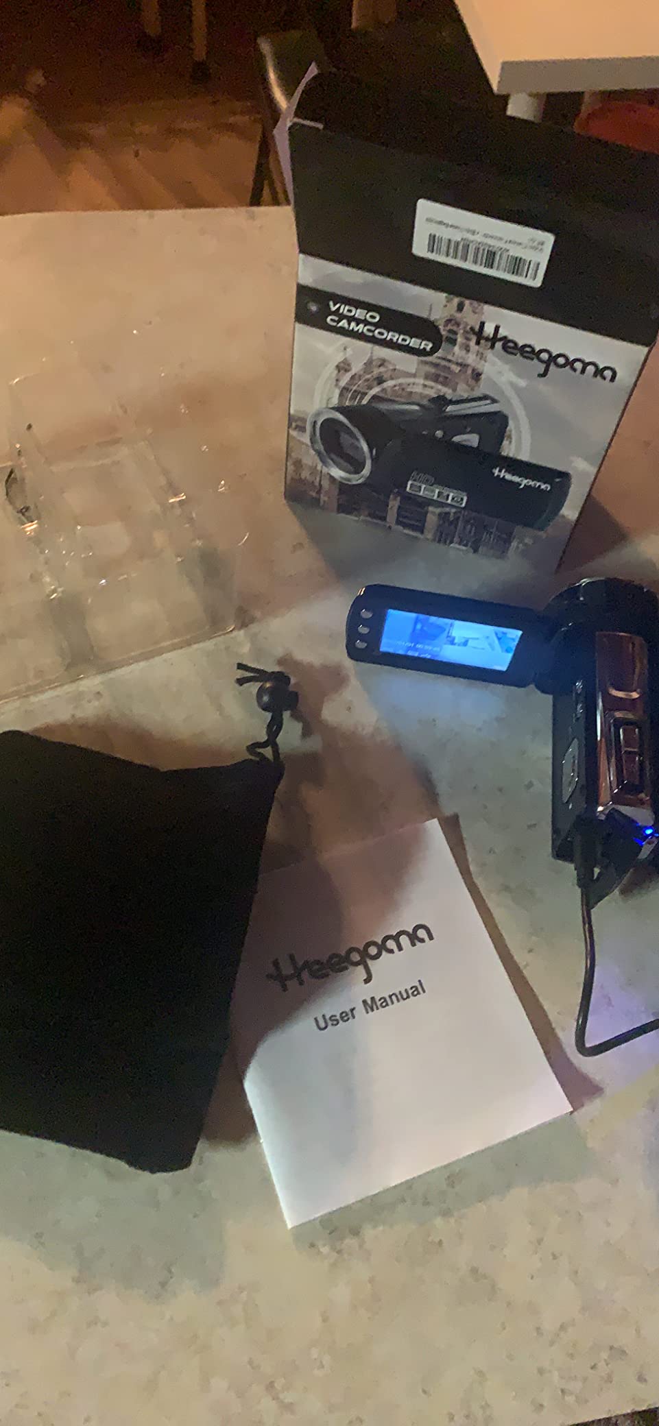 Heegomn 12.0 MP, HD 8x Digital Zoom 2.7 LCD Video Camcorder in box
