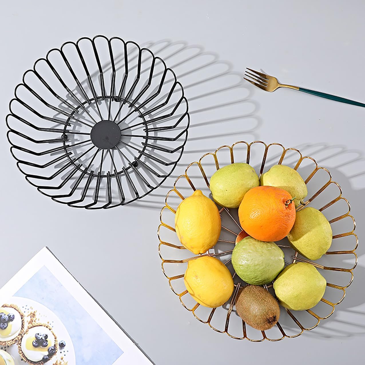 2PCS Metal Wire Fruit Basket,Large Round Storage Baskets for Bread,Metal Wire Bread Fruit Bowl Vegetable Stand Holder for Snacks,Modern Fruit Bowl Decorate Kitchen Counter（11 Inches Black）
