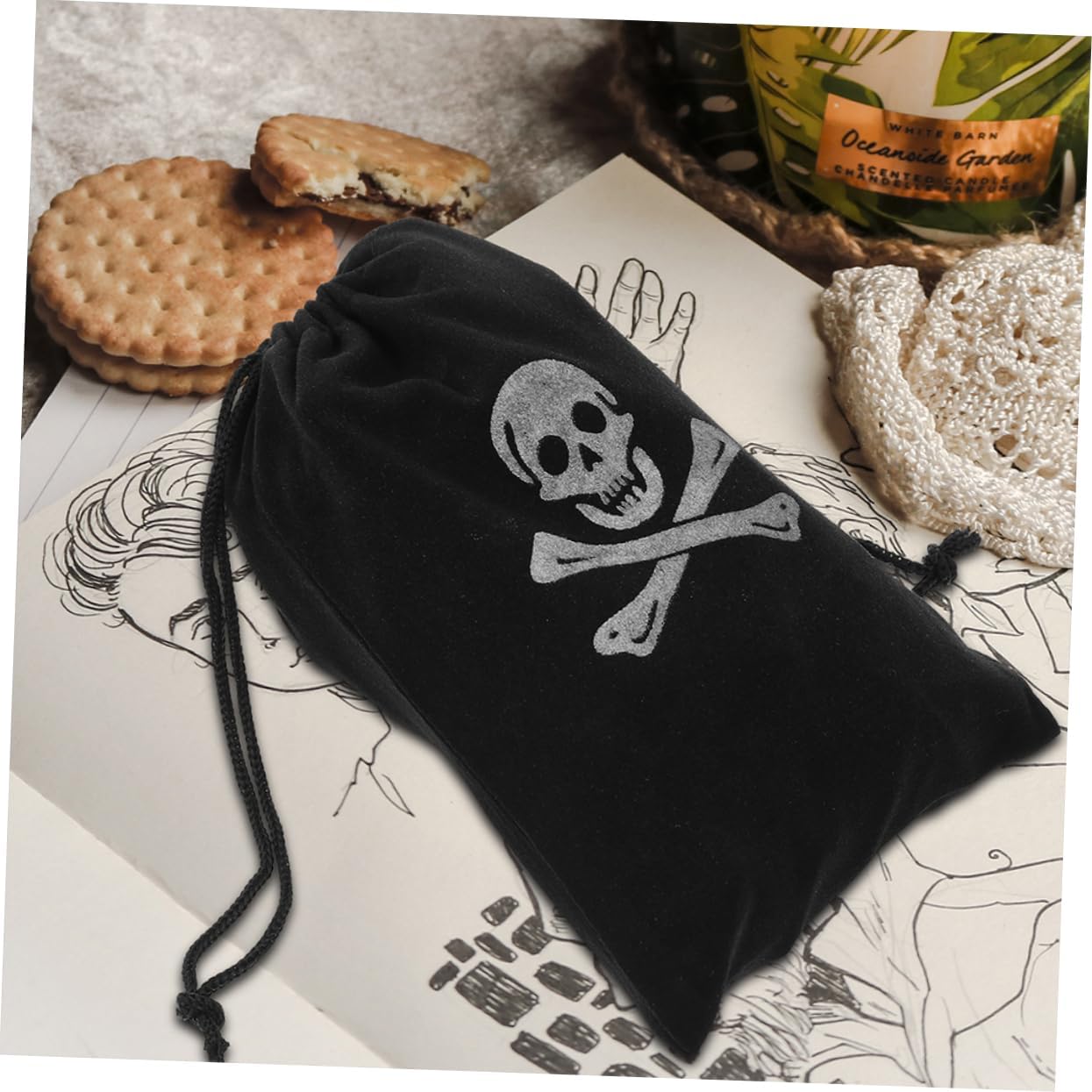 30pcs Halloween Pirate Themed Drawstring Bags for Golden and Candy Storage Pouches for Party Favors for Trick-Treating and Pirate Celebrations
