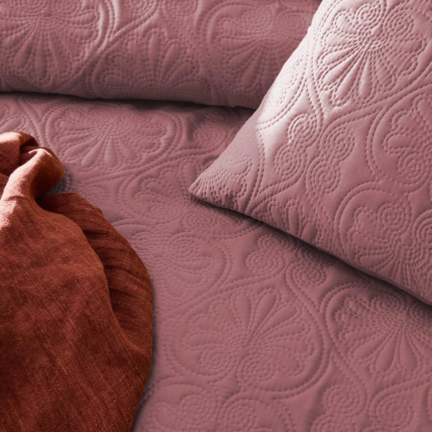 ROOM99 Feel Elegante sprei in crème, 170 x 210 cm, veelzijdig als bedsprei of banksprei, quilt, stijl, fluweel