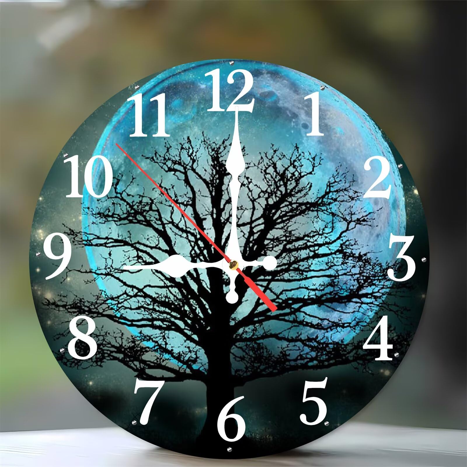Horloge murale en bois de 35 cm avec son design arbre lunaire élégant