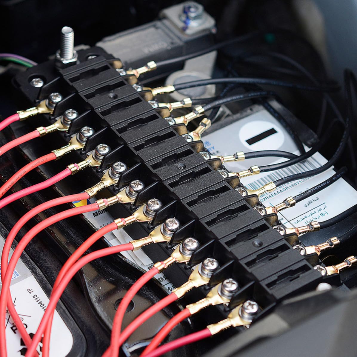 iplusmile poliger Doppelsicherung aus Kunststoff mit 12 Sicherungshaltern 32v 75a 20a pro Stromkreis Sicherungskasten mit Aufkleber für Auto und Wohnmobil