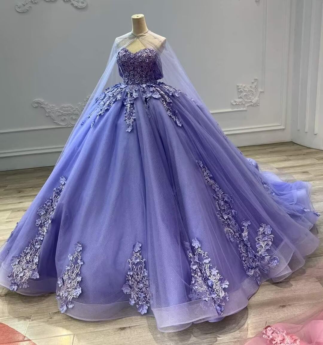 Women's Sweetheart Quinceanera Dresses Ball Gown with Cape Princess for Sweet 15 16 Dresses Lace Prom Evening Gowns