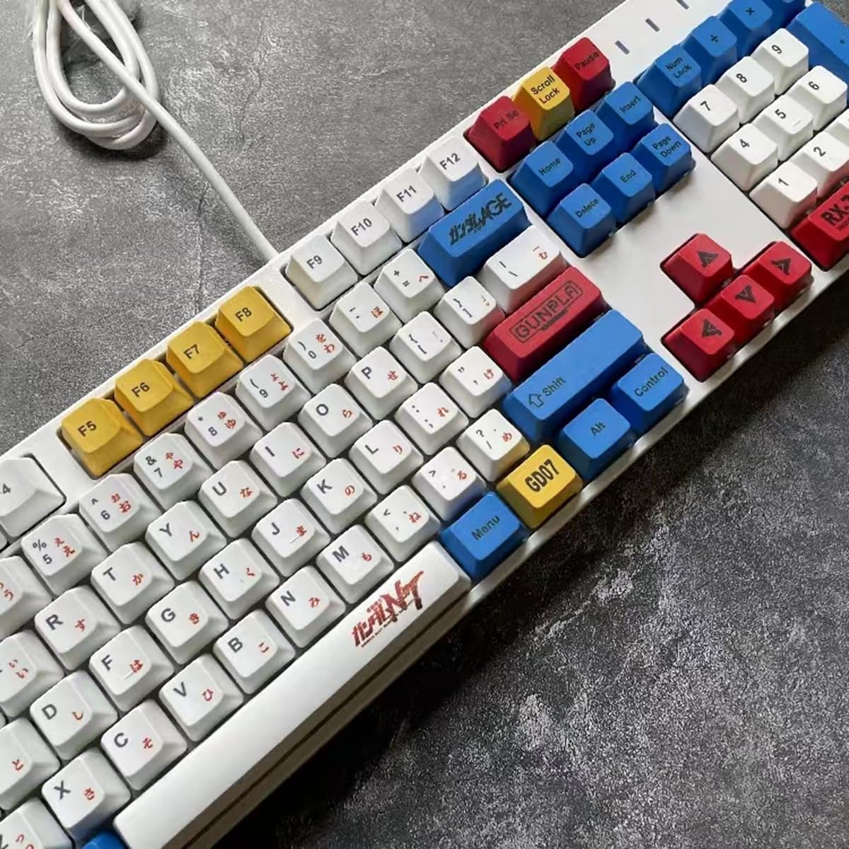 Amazon | 機動戦士ガンダム キーボード 機械キーボード USB