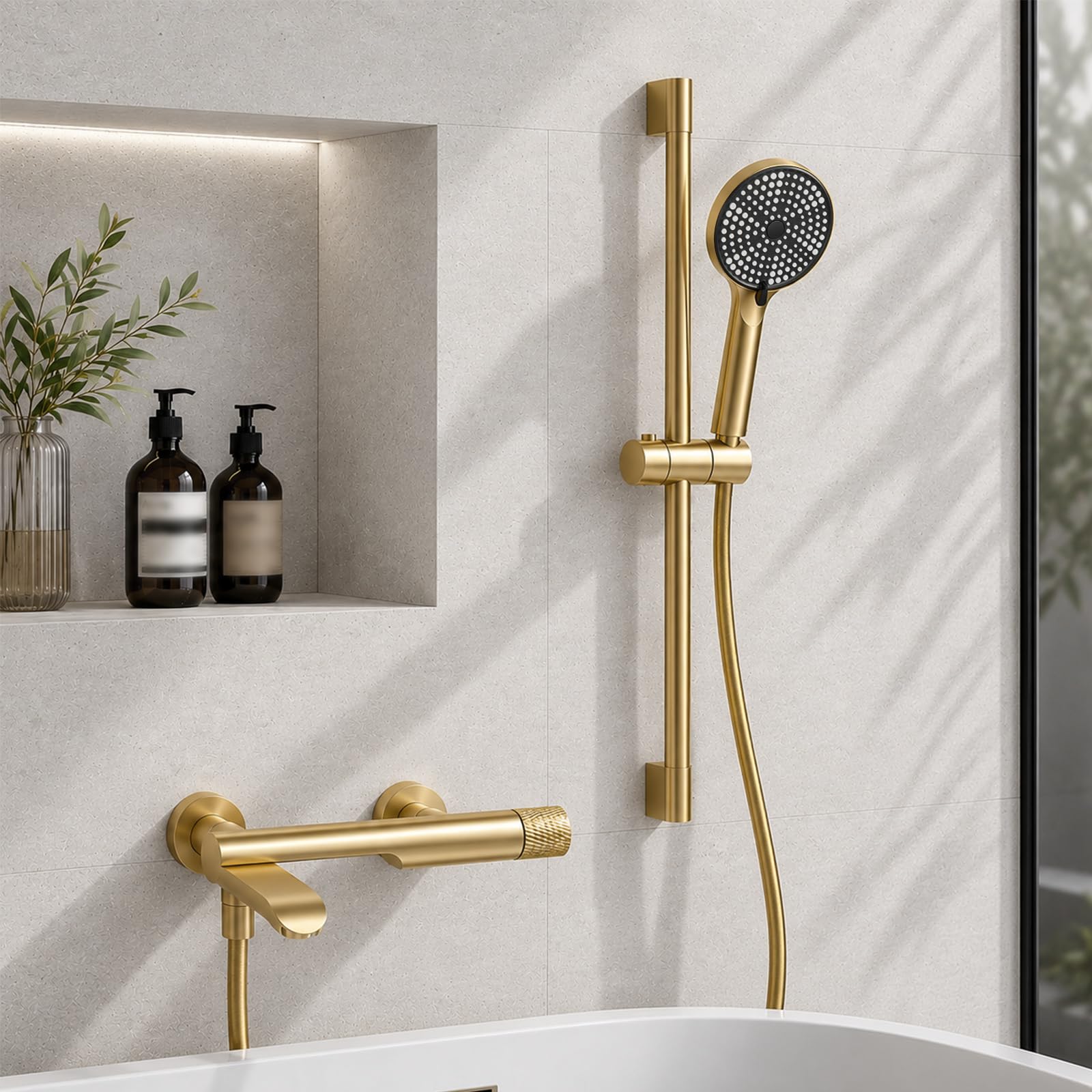 Badewannenarmatur Mit Handbrause, 90° Drehbaren Auslauf | Badewannenarmatur Gold, Badewanne Armatur aus Messing, Inkl 3 Funktionen Handbrause, 150cm Brauseschlauch