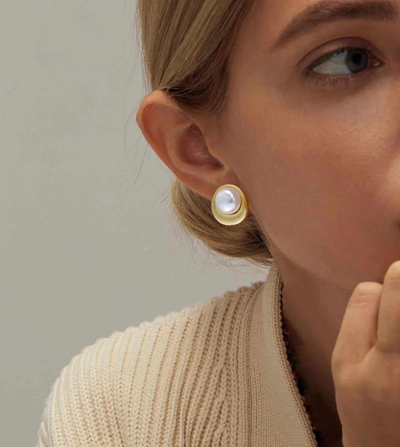 18K Gold Plated Stud Pearl Earrings for Women, Fashion White Pearl Stud Earrings Jewelry Accessory Gifts for Her - Image 2