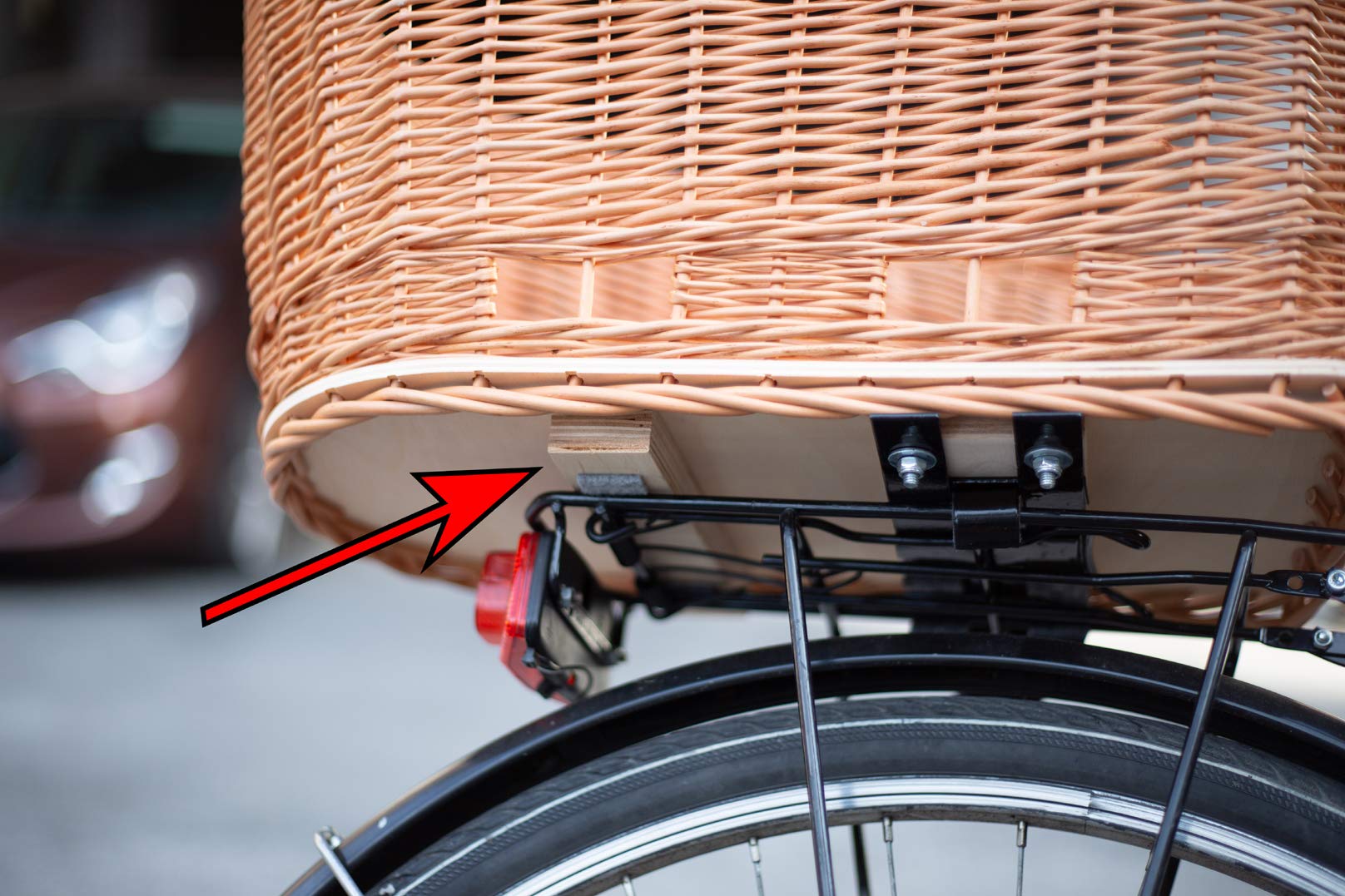 Tigana Hundefahrradkorb für Gepäckträger aus Weide 60 x 39 cm Weiß Gitter Tierkorb Hinterradkorb Hundekorb für Fahrrad (W-S) (XXL + Kissen/Holz/Einlage G1)