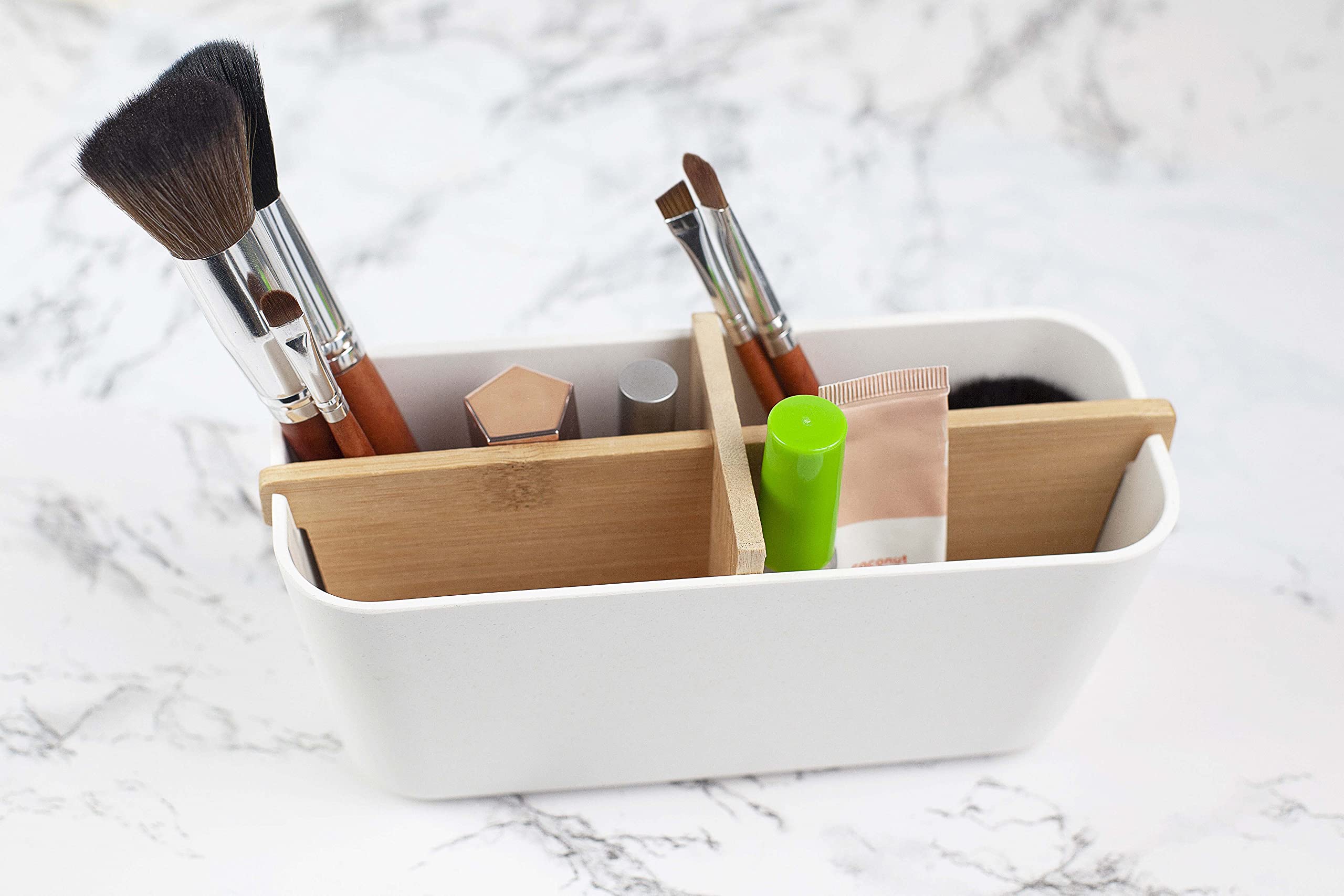 Umweltfreundlicher Organizer – Betonen Sie Ihr Zuhause mit nachhaltiger und natürlicher Dekoration; perfekt für Make-up, Pinsel und Badezimmer-Accessoires; komplett aus Bambus und Maisfaser.