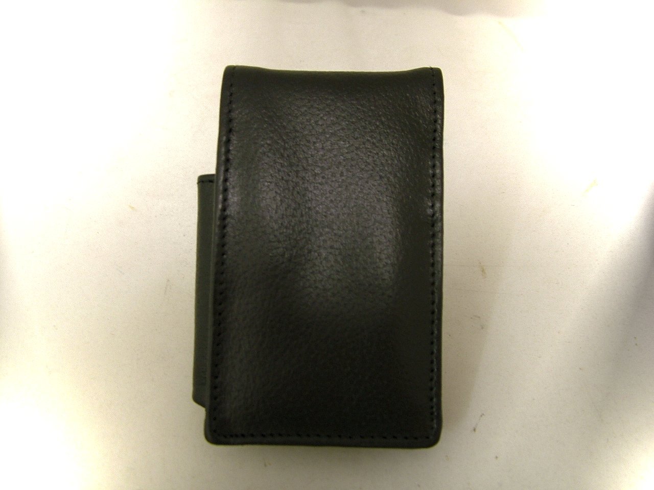 Articoli Regalo :: Accessori Per Sigaretta :: Porta Pacchetti In Pelle Nero Nappa Con Porta Accendino 90 100 It