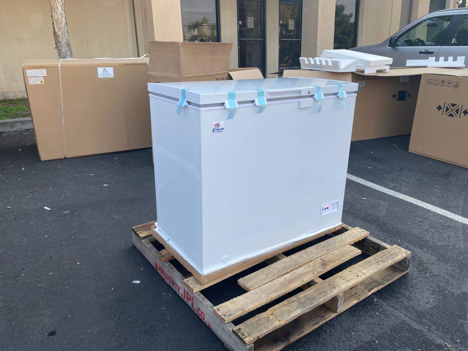 Commercial Freezer Chest Freezer 7 Cuft 33" Width Nsf Restaurant White Solid Flat Top W/Storage Baskets Xf-215 on Fridge.com - View 3