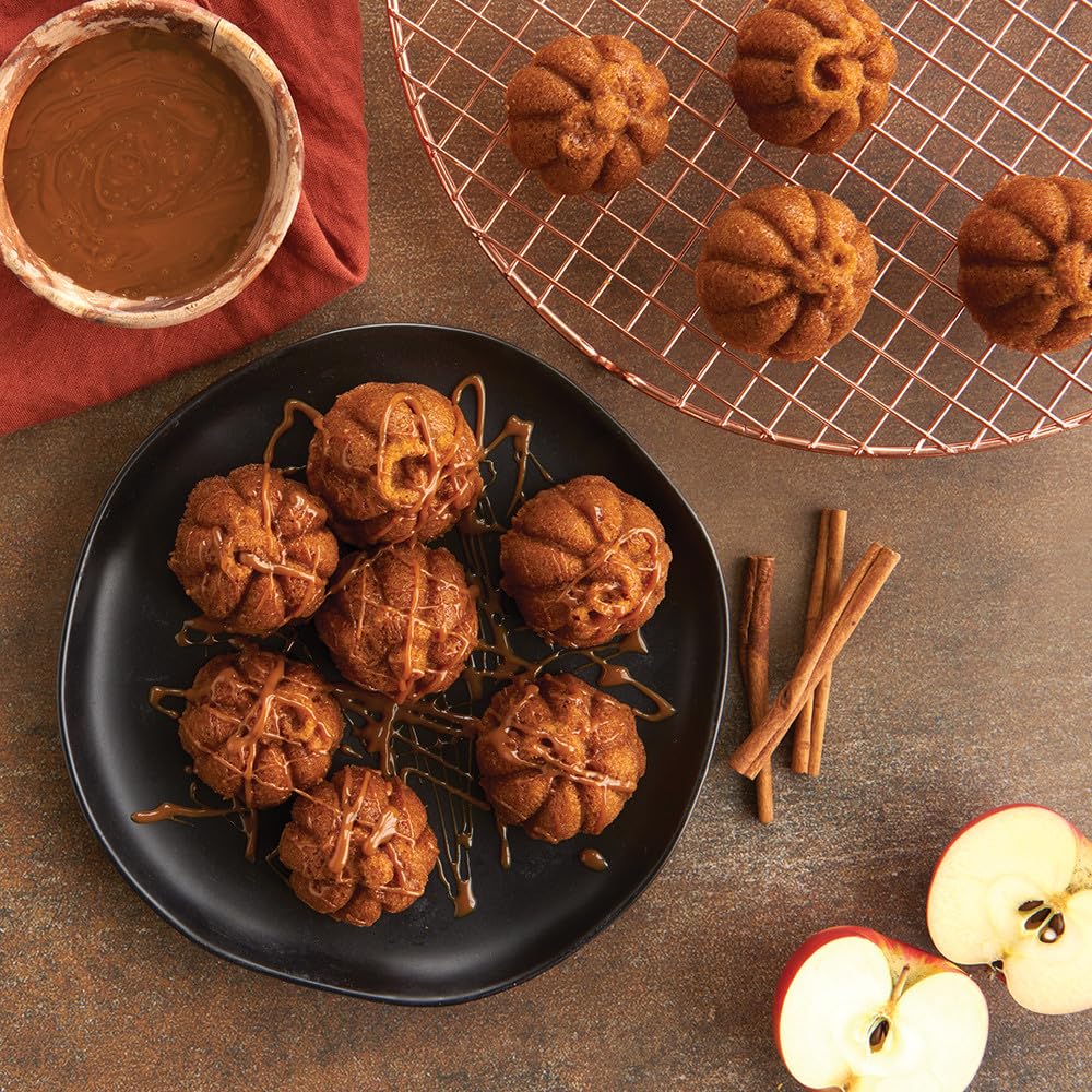 ★ノルディックウェア FALL CAKELET PAN 新品未使用 NORDIC Amazon.com: Nordic Ware Autumn Cakelet Pan, 3-Cup, Bronze