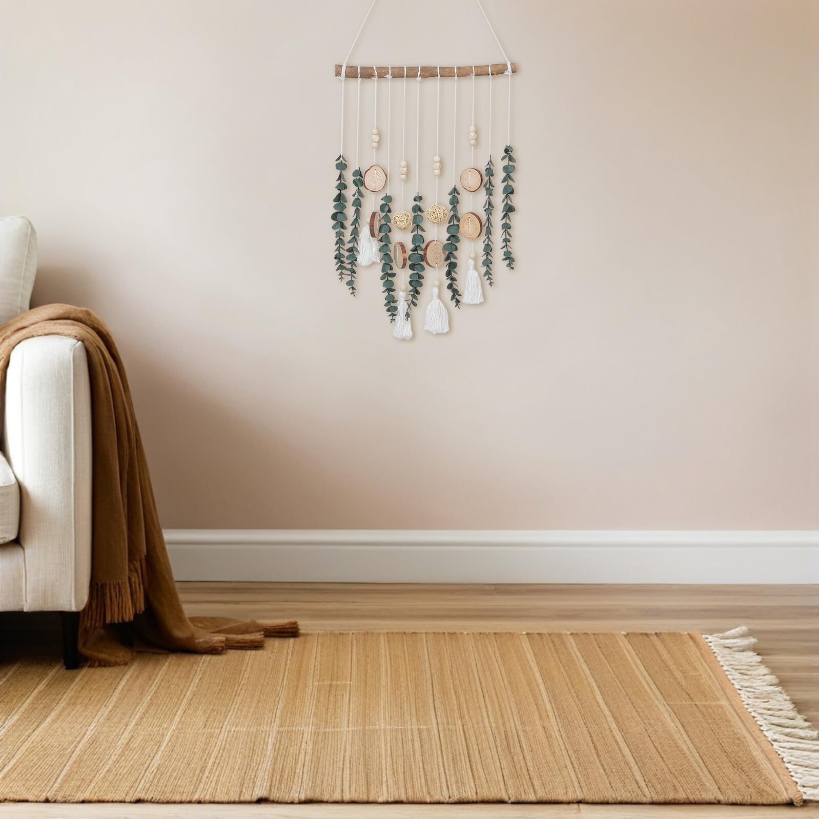 Decorazione da Parete Bohémien Ghirlanda in Eucalipto Artificiale, Perline in Legno e Bastoncino, Decorazione Vegetale Artificiale per Interni Rustici e Soggiorno in Stile
