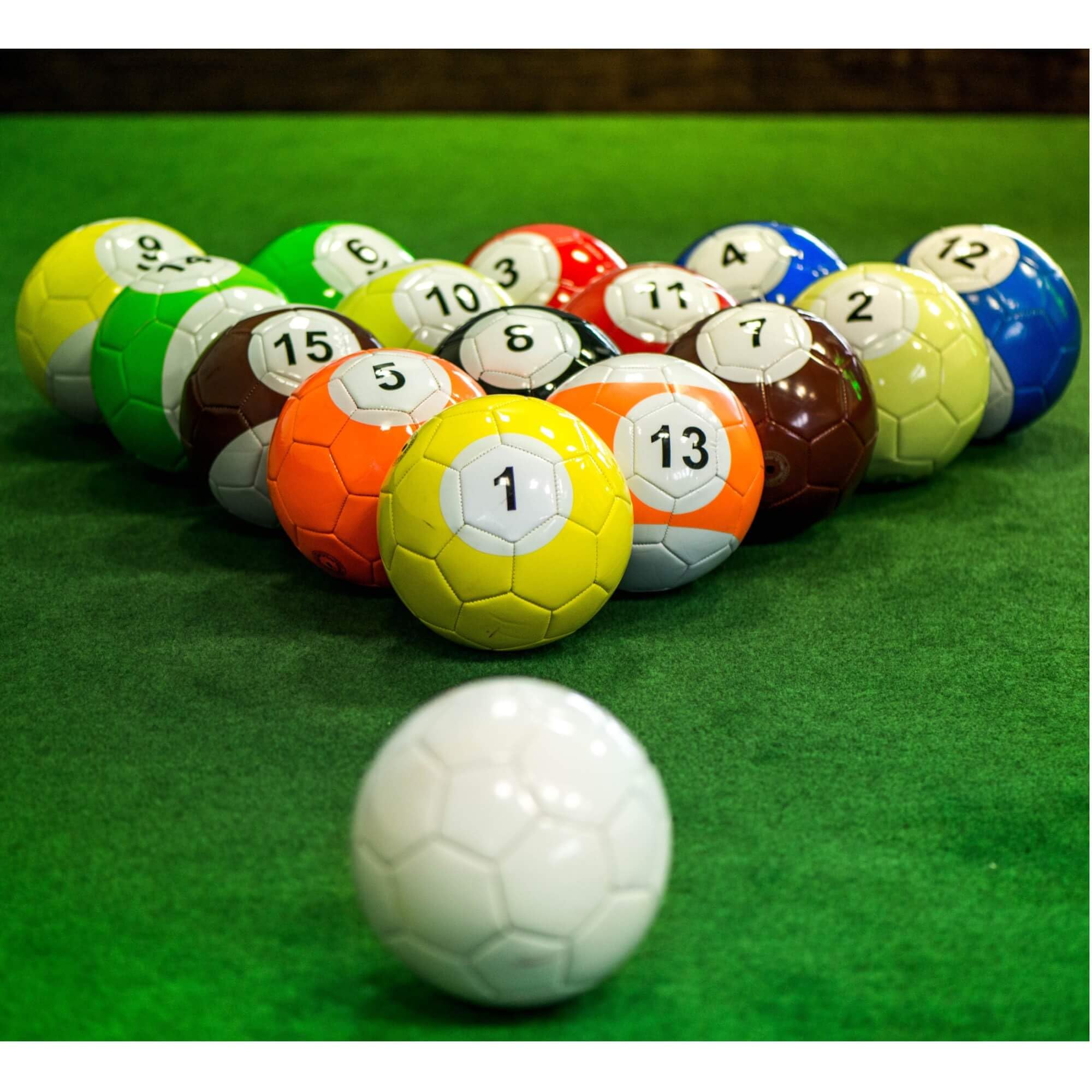 Fussball Billard: Fußball nach den Regeln des Billards Spielen - Billardfußball Set mit 16 Bällen aus PU-Leder Größe 2 (15,1 cm)