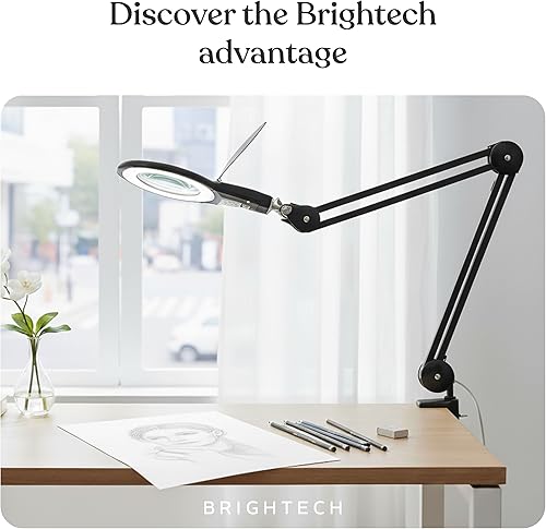 Vista 9 de Lámpara LED de aumento, con brazo giratorio, luz ajustable, para computadoras, escritorios, manualidades o bancos de trabajo, de Brightech