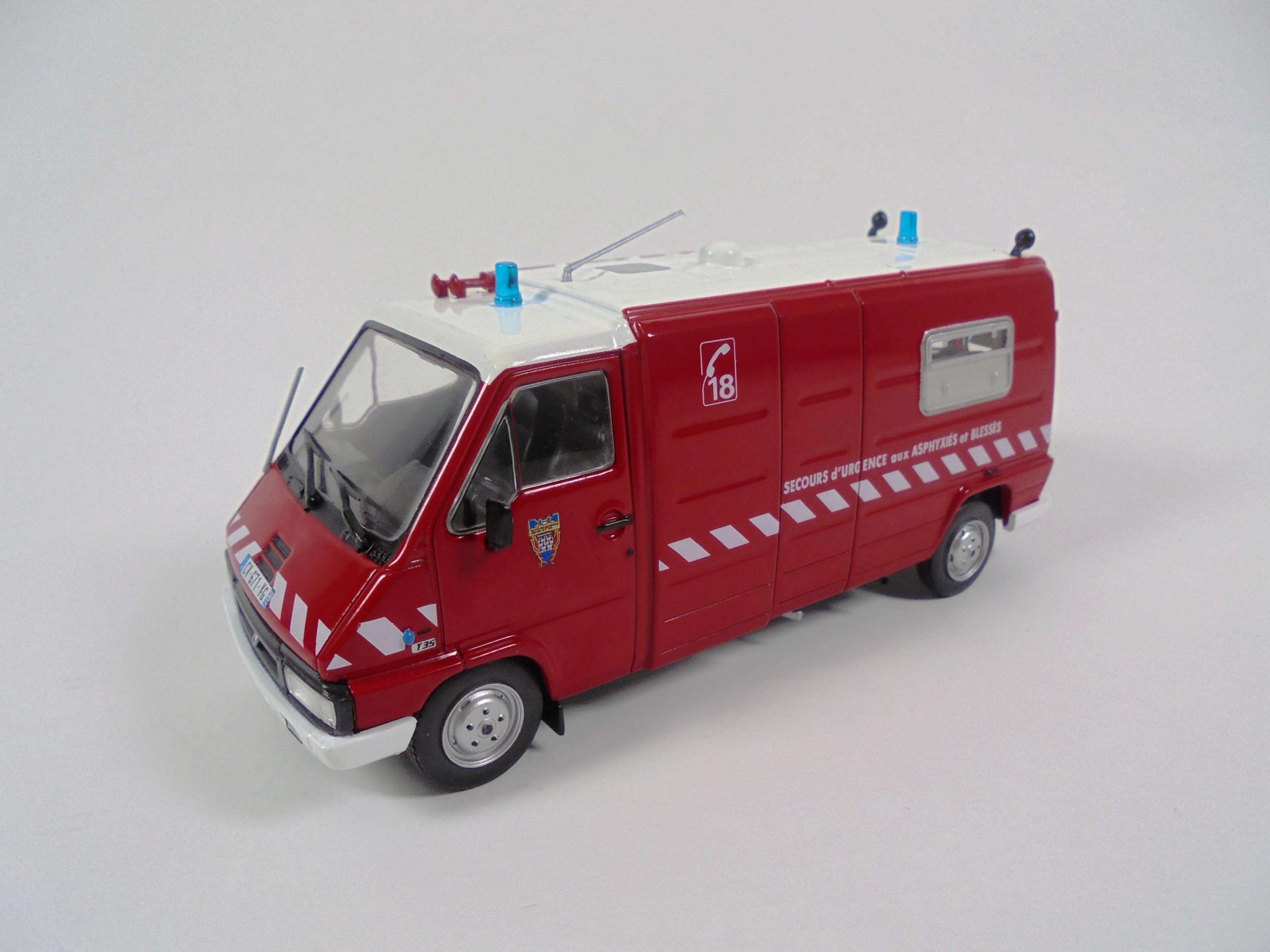 OPO 10 - Fire Truck 1/43 Renault Master VSAB Pico - Light Firefighter Vehicle Hachette CPL17